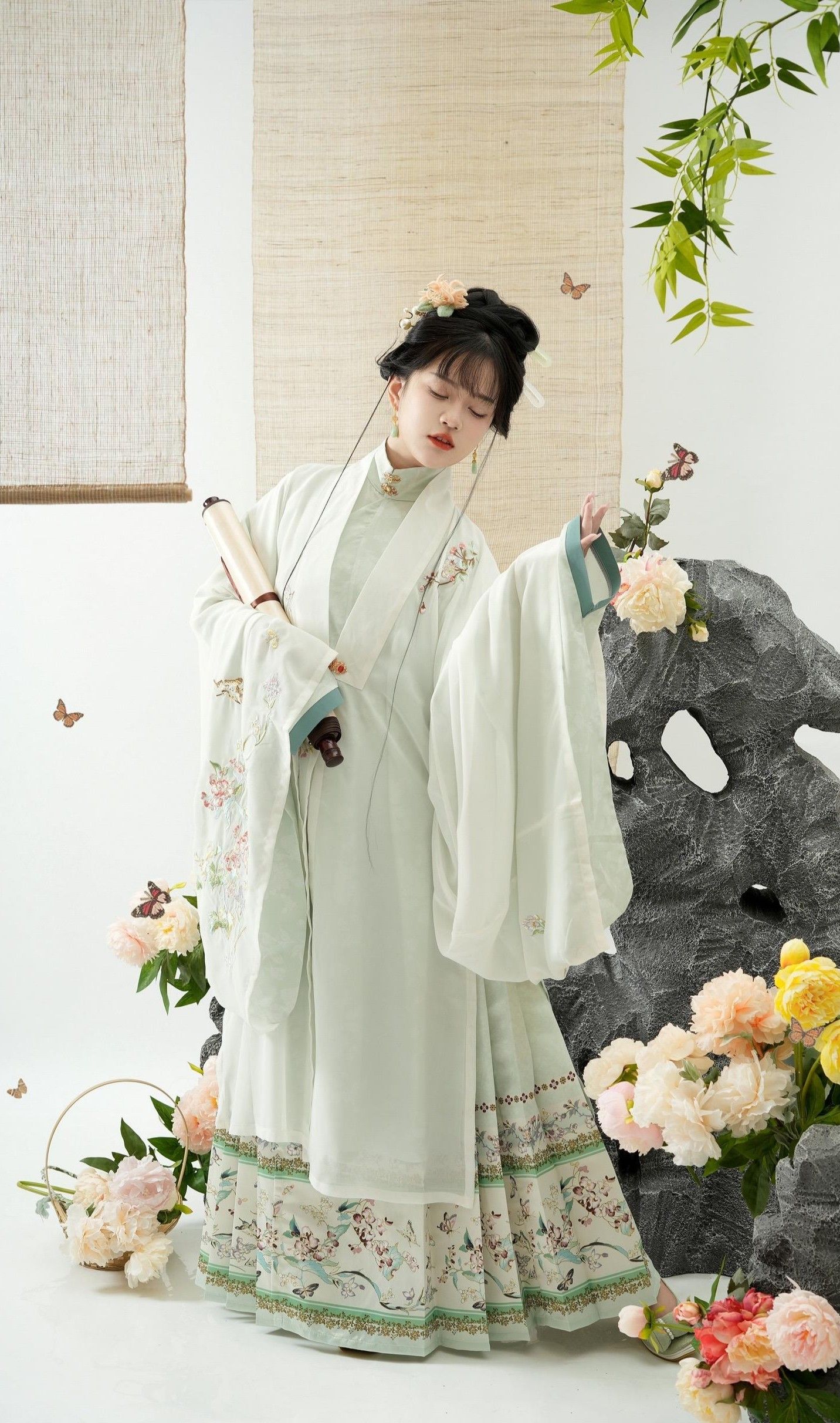 Chinese-Style Ma-Nian Skirt for Girls:Spring-Autumn Fashion Trends Chinese-Style Ma-Nian Skirt for Girls:Spring-Autumn Fashion Trends