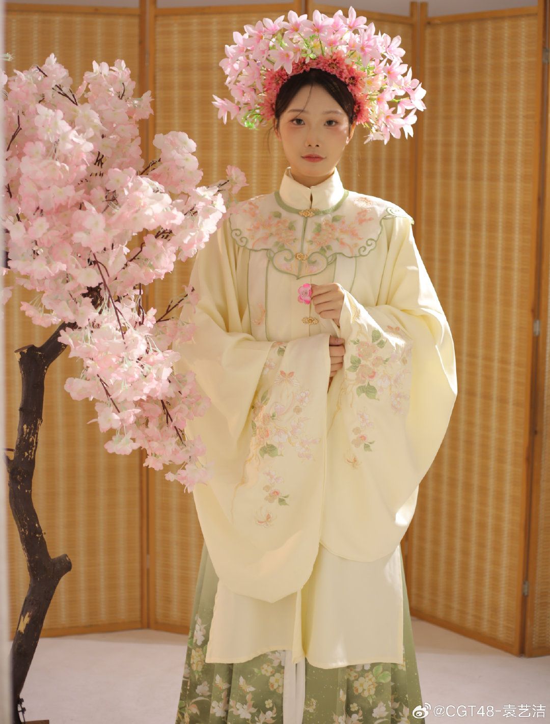 The Enchantment of Black-Red Childrens Hanfu A Cultural Journey The Enchantment of Black-Red Childrens Hanfu A Cultural Journey