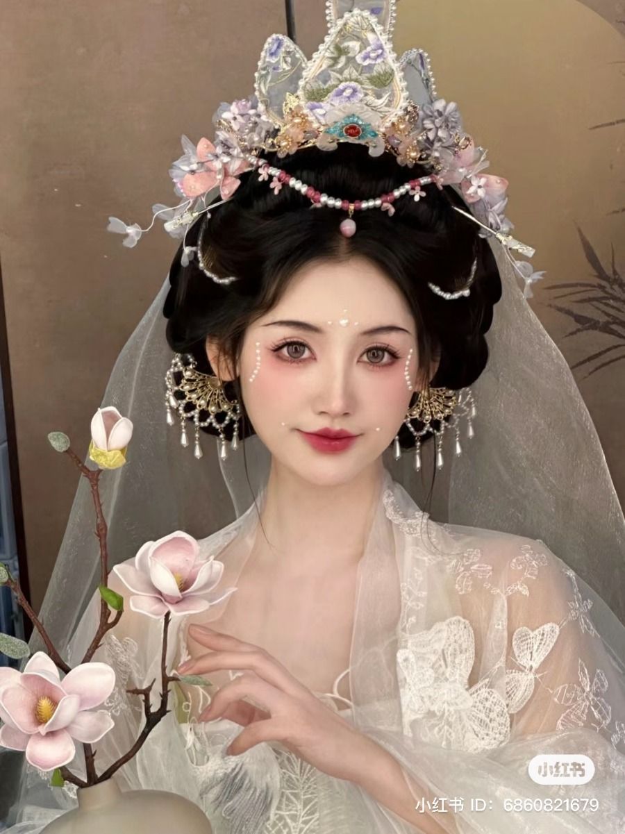 The Charm of Chu-Style Cheongsam:A Cultural Icon of Chinese Elegance The Charm of Chu-Style Cheongsam:A Cultural Icon of Chinese Elegance