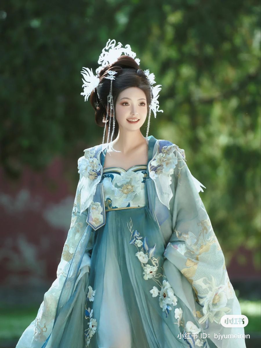 Summer Hanfu Set for Little Girls:A Guide to Traditional Chinese Fashion Summer Hanfu Set for Little Girls:A Guide to Traditional Chinese Fashion