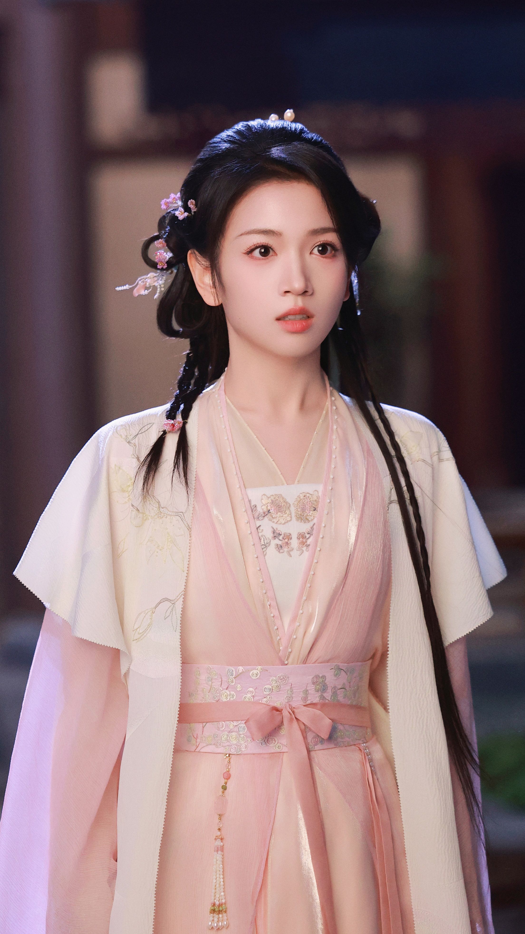 Tang-Style Hanfu Girls Short-Sleeve Skirt:A Glance into Traditional Elegance Tang-Style Hanfu Girls Short-Sleeve Skirt:A Glance into Traditional Elegance