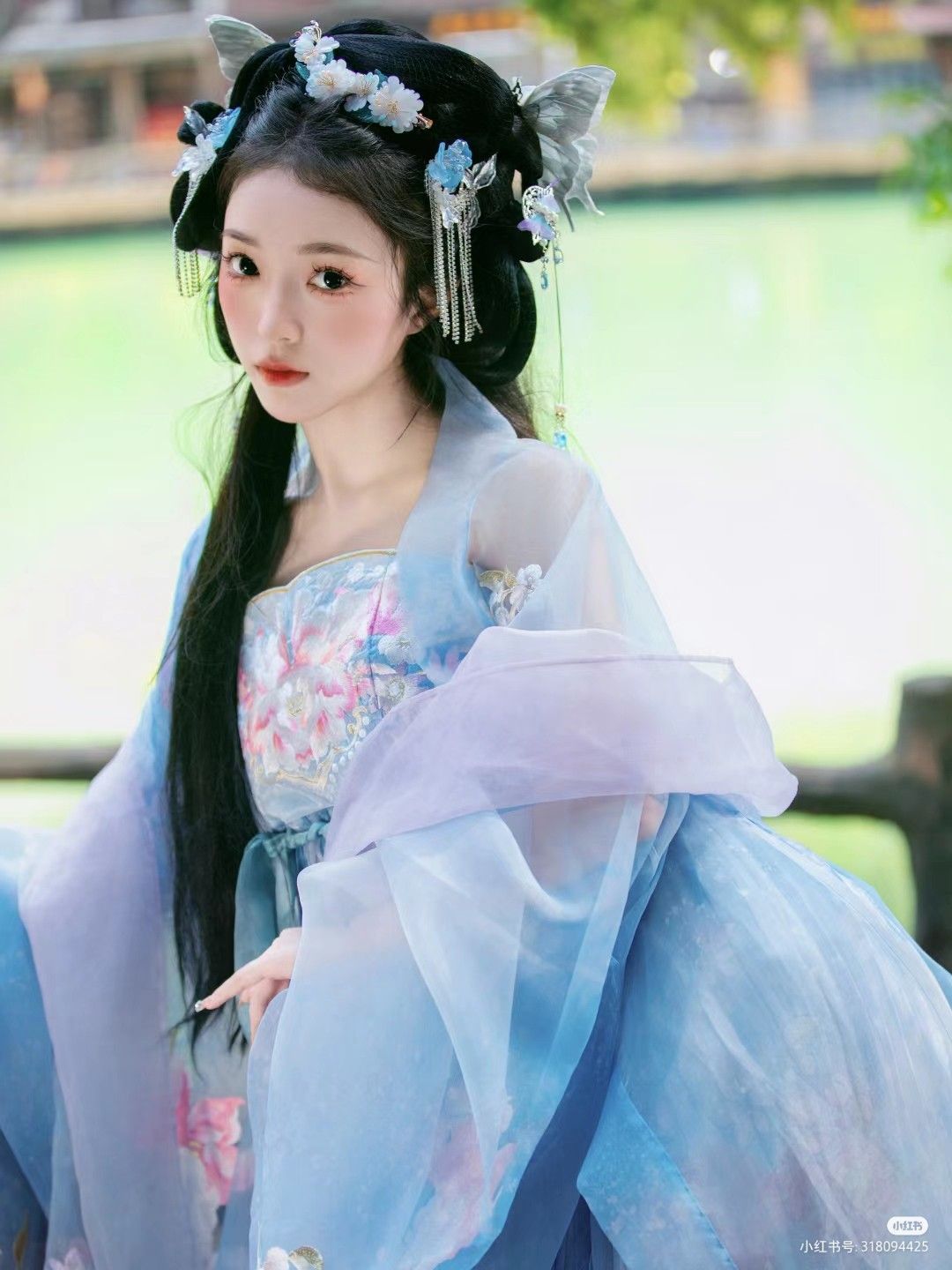 The Rise of Hanfu Headwear:Exploring the Elegance of Womens Hanfu Crowns The Rise of Hanfu Headwear:Exploring the Elegance of Womens Hanfu Crowns