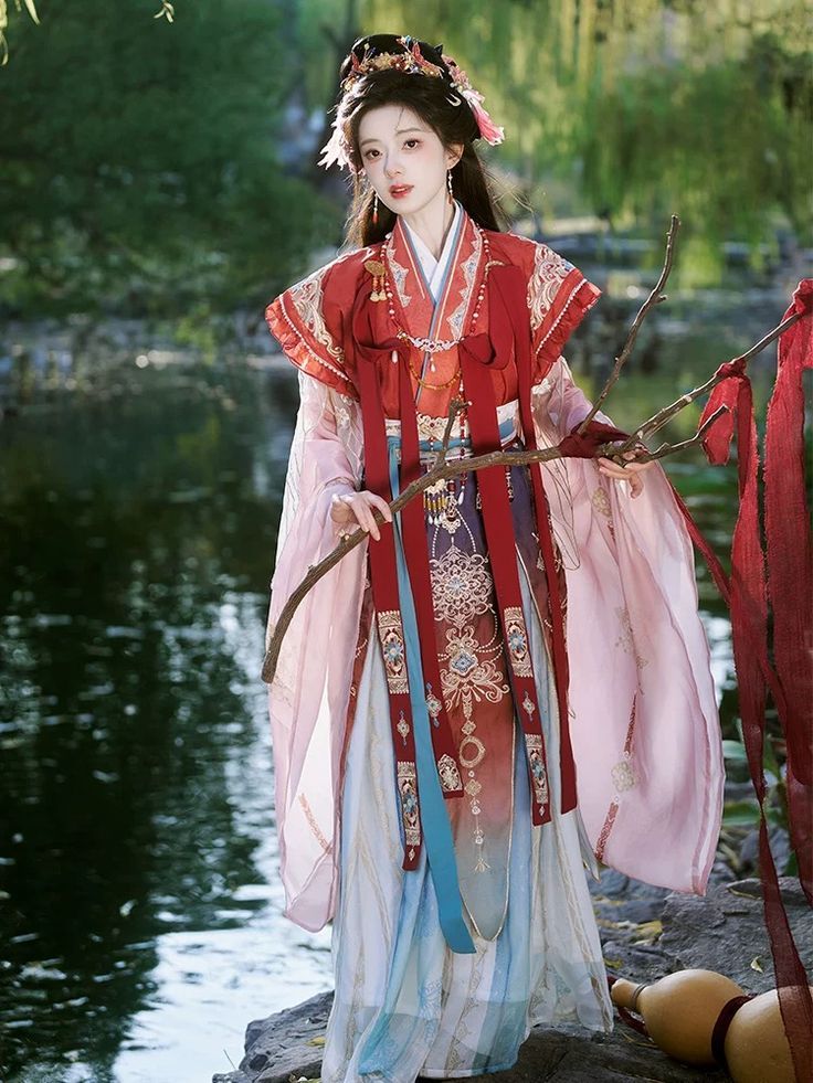 Ancient Hanfu Shoes for Children:A Glimpse into the World of Traditional Chinese Childrens Footwear Ancient Hanfu Shoes for Children:A Glimpse into the World of Traditional Chinese Childrens Footwear