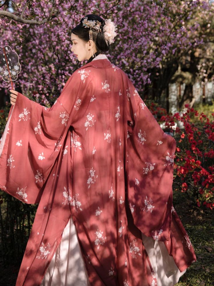 The Elegance of Mulberry Silk Cheongsam Skirts:A Delve into the World of Real Silk Fabric The Elegance of Mulberry Silk Cheongsam Skirts:A Delve into the World of Real Silk Fabric