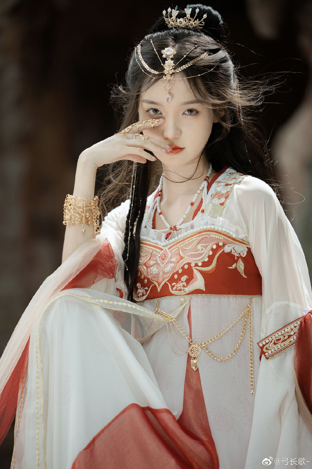 Zhongling Records:Authentic Hanfu Fashion in Detail Zhongling Records:Authentic Hanfu Fashion in Detail