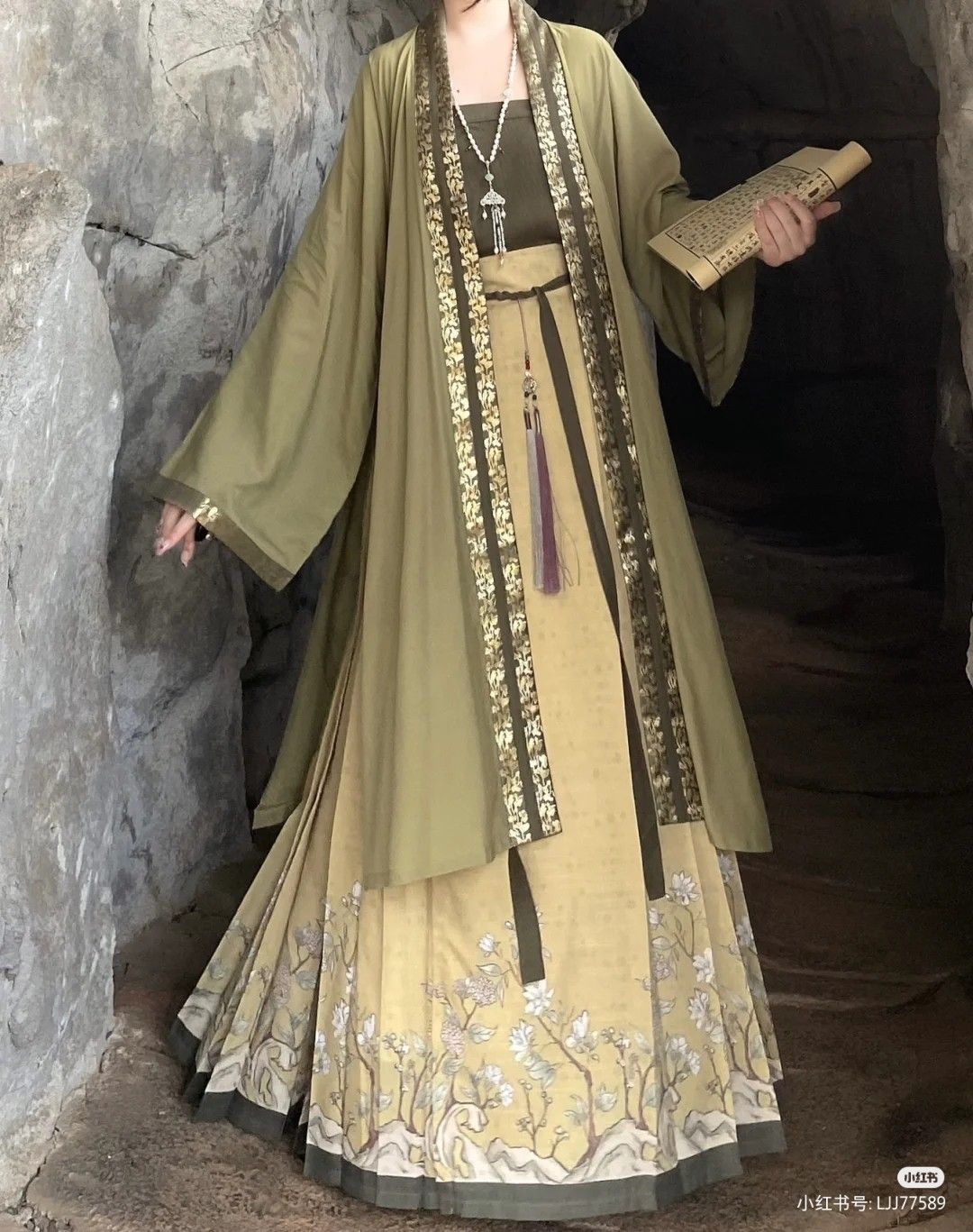 The Enchanting Beauty of Ruya Songs Hanfu:The Lingering Wave of the Immortal Lizard The Enchanting Beauty of Ruya Songs Hanfu:The Lingering Wave of the Immortal Lizard
