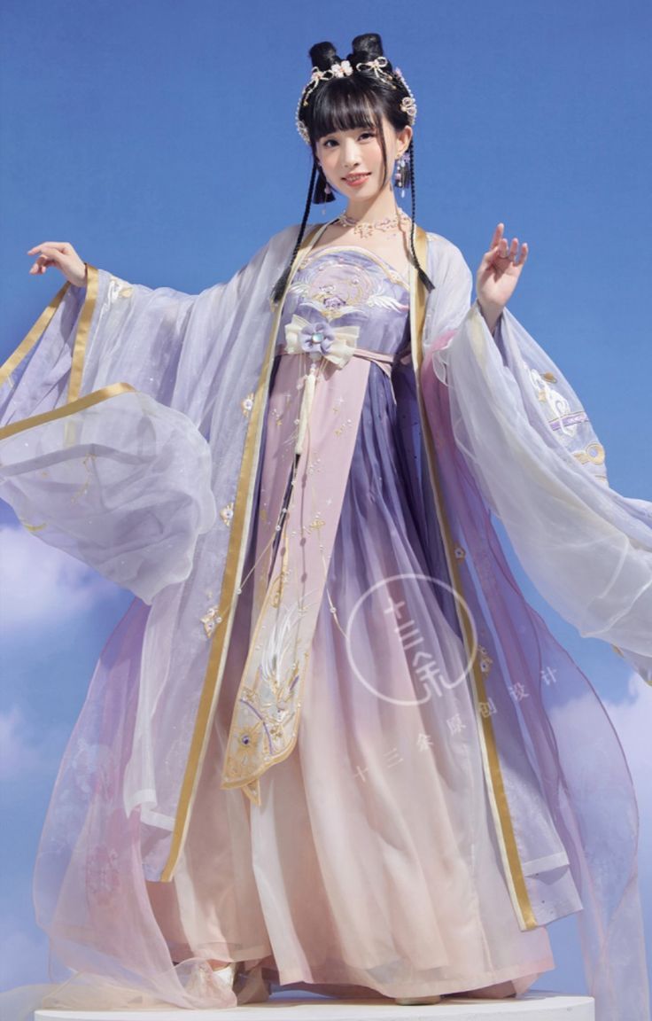 Chinese Girls Cheongsam with Mid-Length Sleeves:A Cultural Icons Modern Interpretation Chinese Girls Cheongsam with Mid-Length Sleeves:A Cultural Icons Modern Interpretation