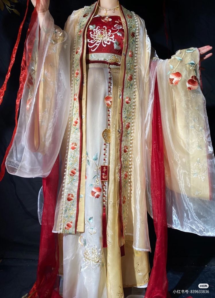 Embracing the New Casual Chic:Modern Qipao for Summer Days Embracing the New Casual Chic:Modern Qipao for Summer Days