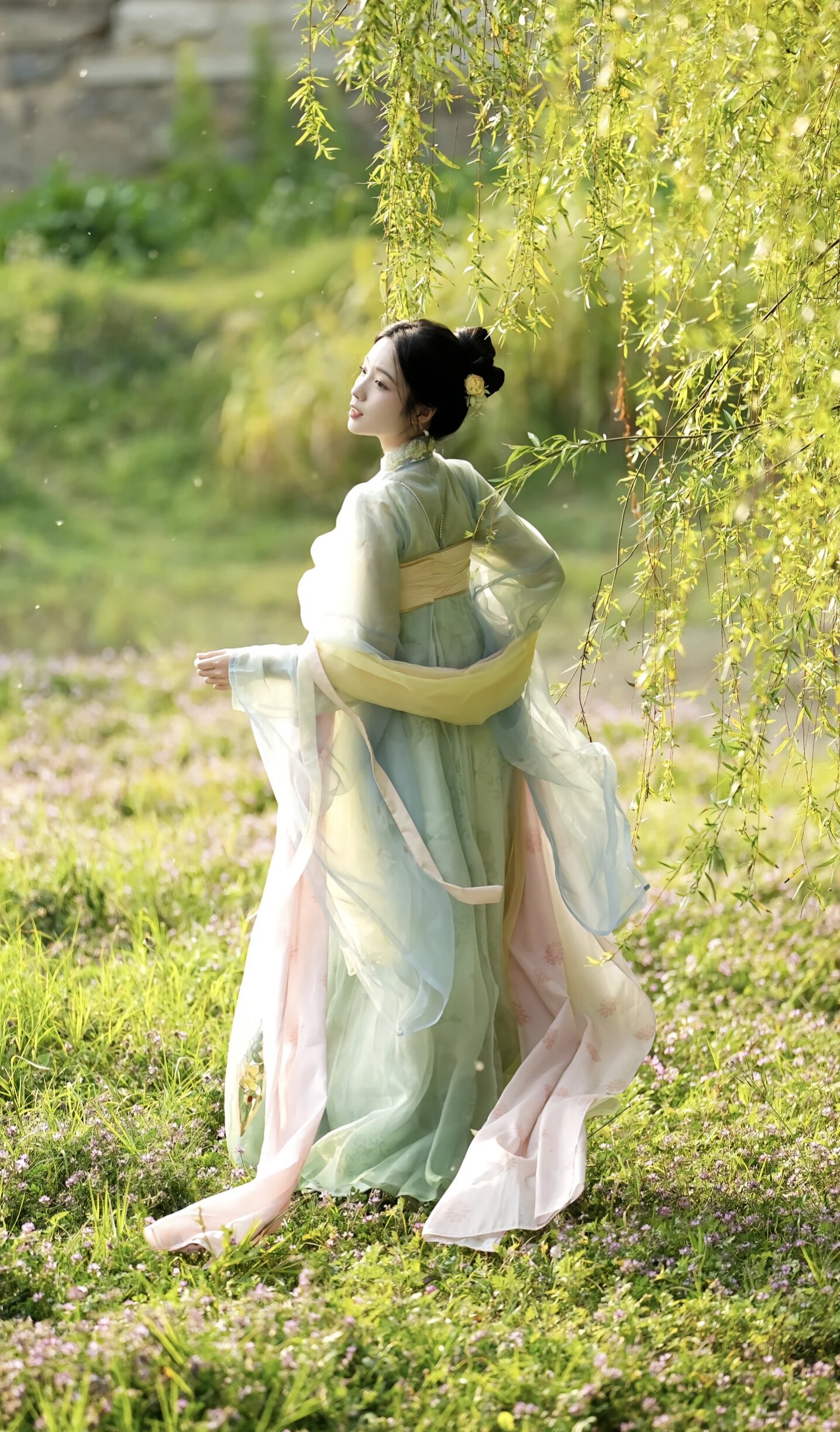 Ethereal Elegance:The Three-Piece Set of Hanfu Fashion Ethereal Elegance:The Three-Piece Set of Hanfu Fashion