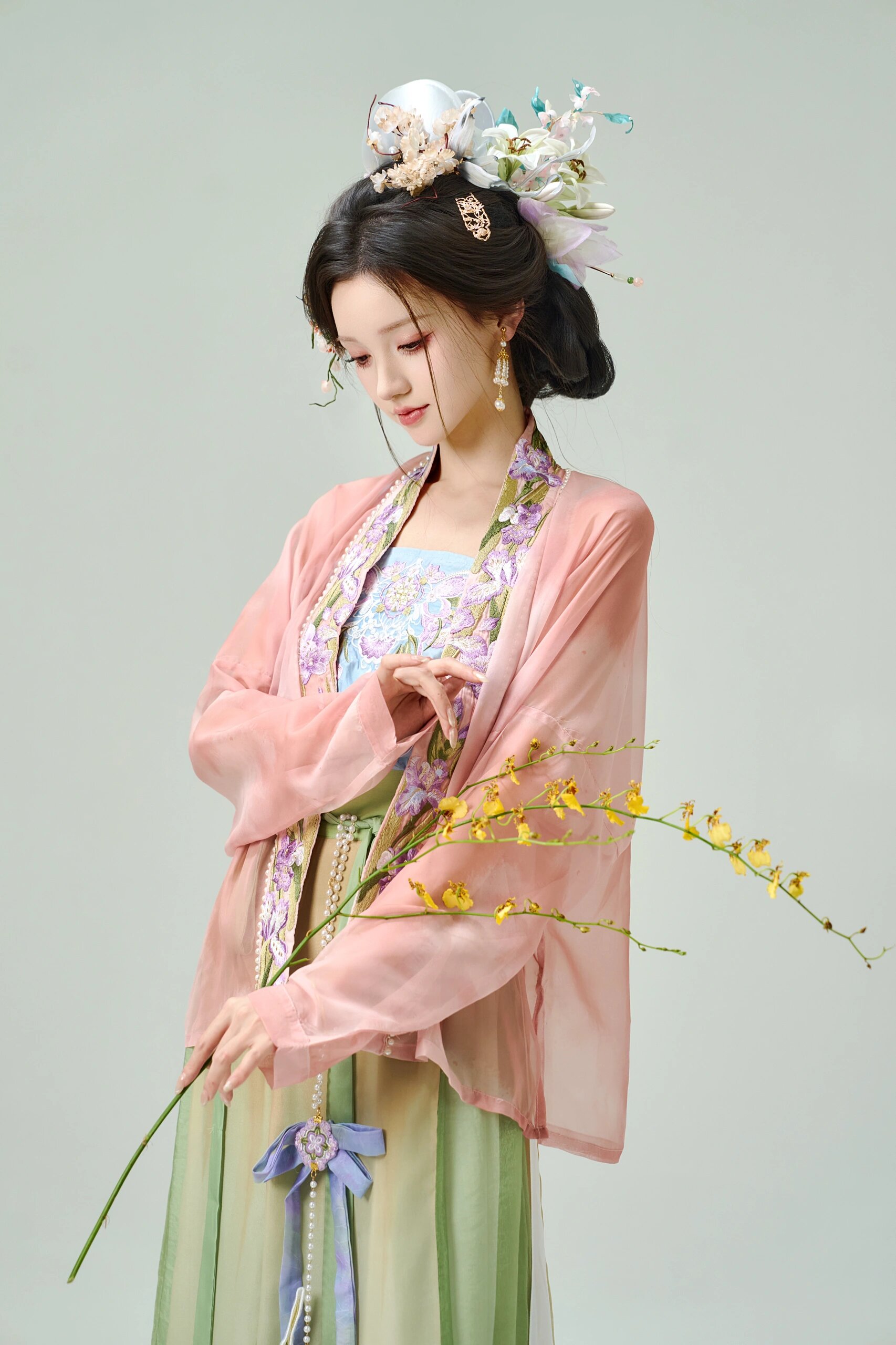 Traditional Tape-Dyed Cotton Cheongsam:The Essence of Chinese Heritage Traditional Tape-Dyed Cotton Cheongsam:The Essence of Chinese Heritage