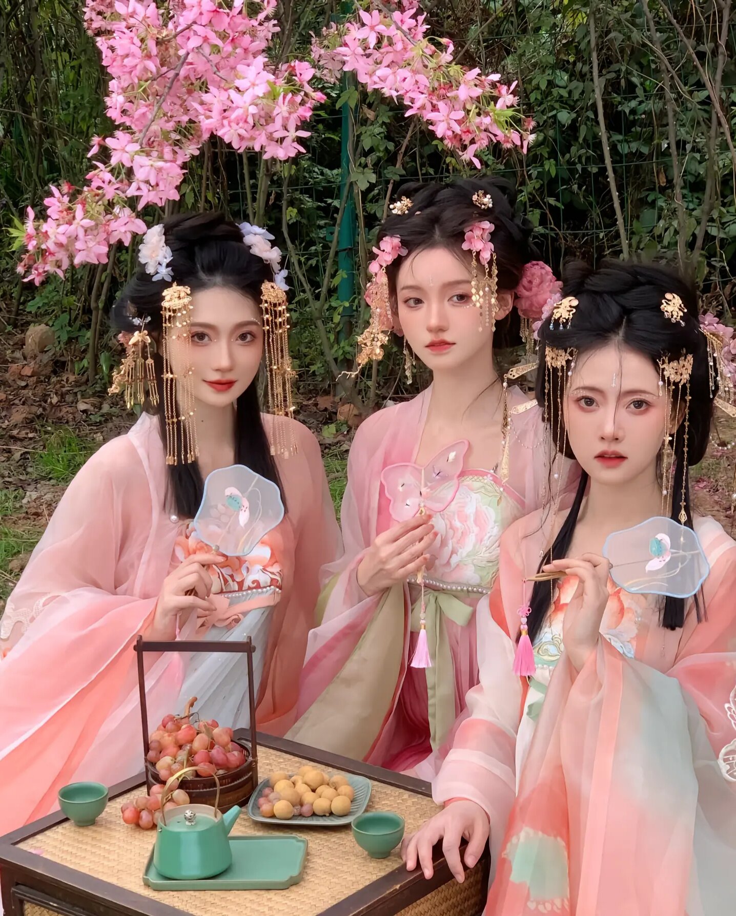The Enchanting Tale of Xiao Qiao in Swan Dream Hanfu The Enchanting Tale of Xiao Qiao in Swan Dream Hanfu