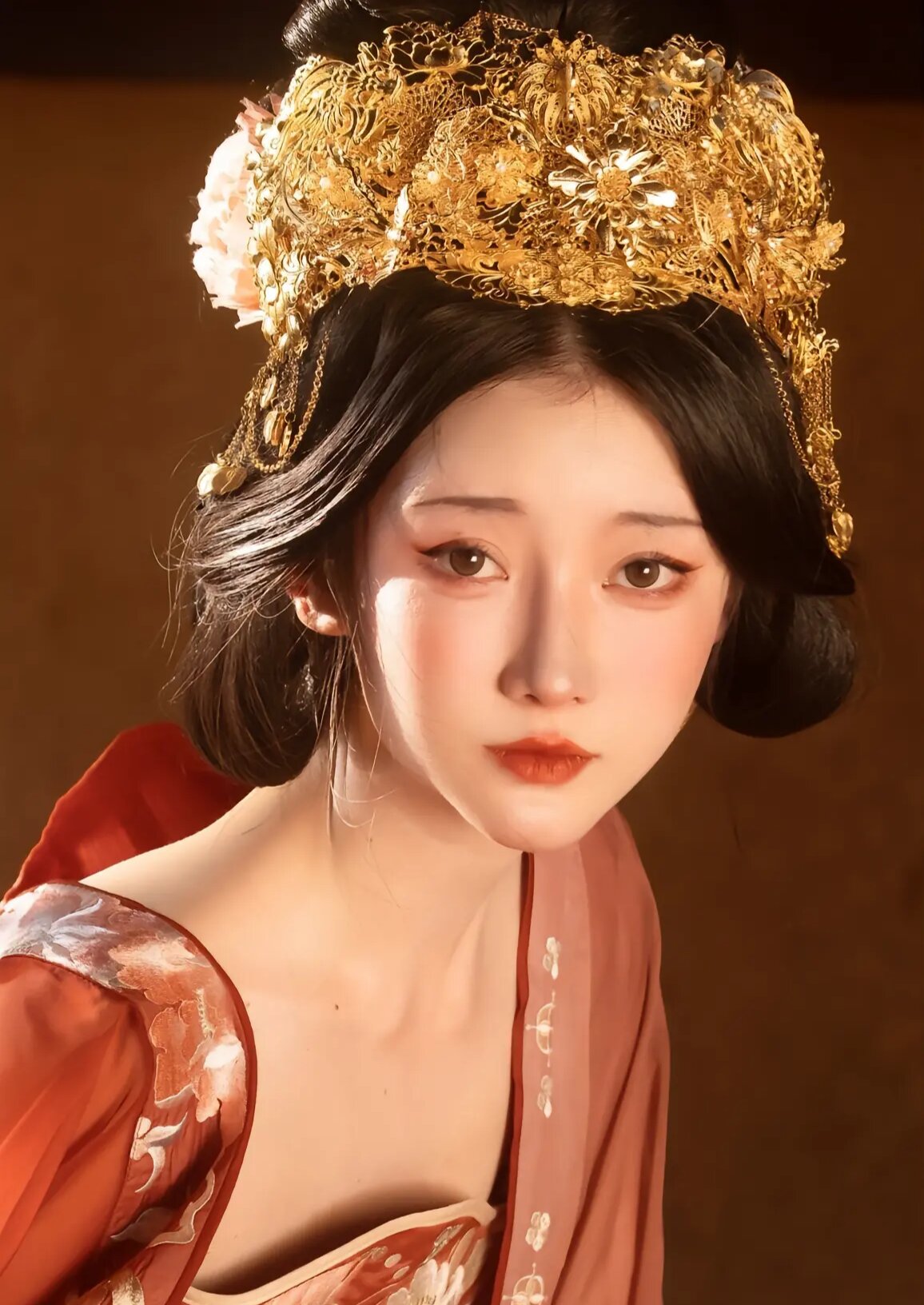 Traditional Chinese Cheongsam:The Evolution and Revival of a Cultural Icon in the World of Gowns Traditional Chinese Cheongsam:The Evolution and Revival of a Cultural Icon in the World of Gowns
