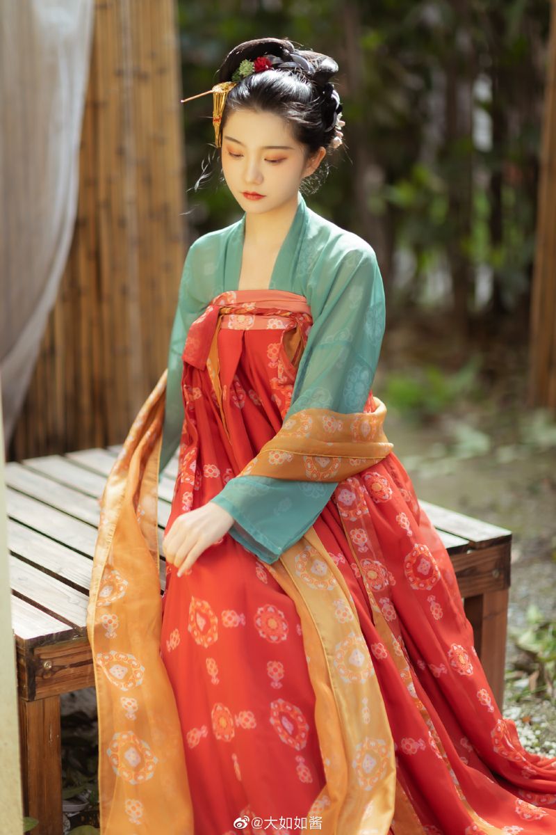 The Rise of Denim Blue Cheongsam Skirt:Fashion Fusion or Traditional Elegance? The Rise of Denim Blue Cheongsam Skirt:Fashion Fusion or Traditional Elegance?