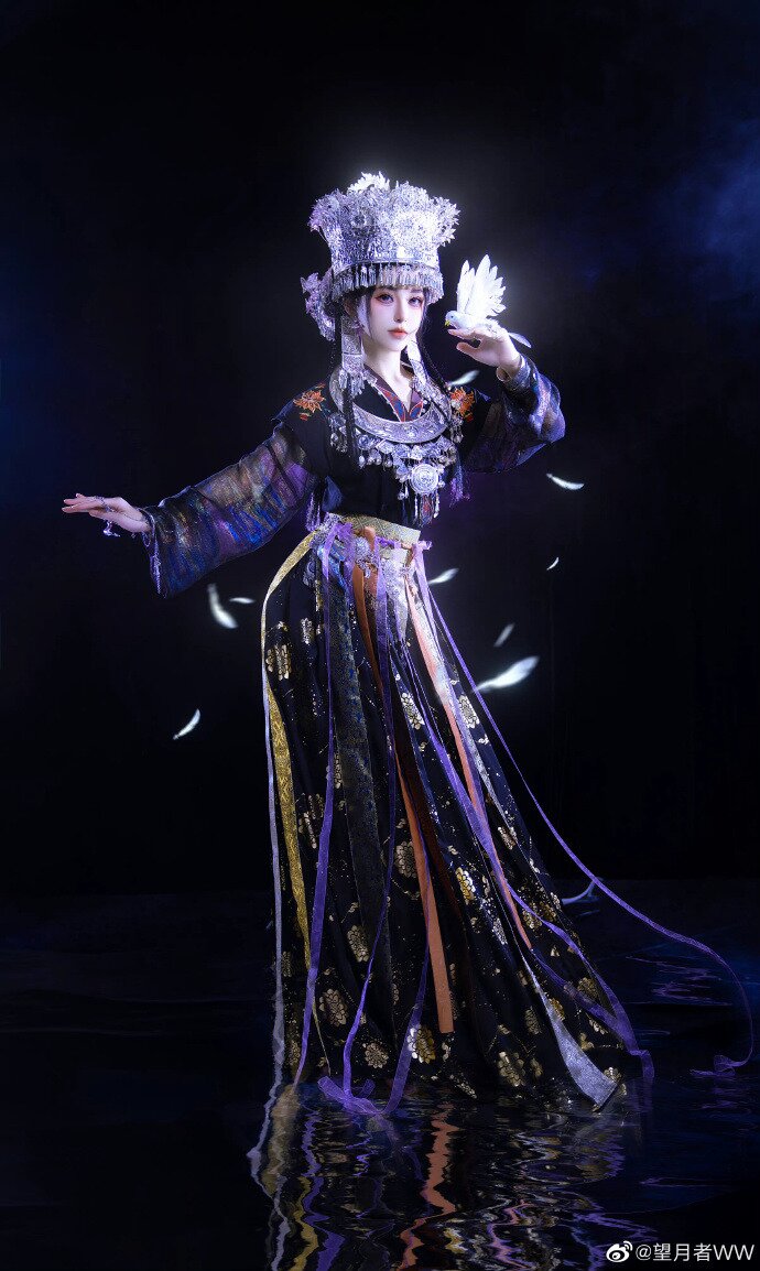Elite Girls in Traditional Chinese Hanfu Fashion:A Journey into Elegant Times Elite Girls in Traditional Chinese Hanfu Fashion:A Journey into Elegant Times