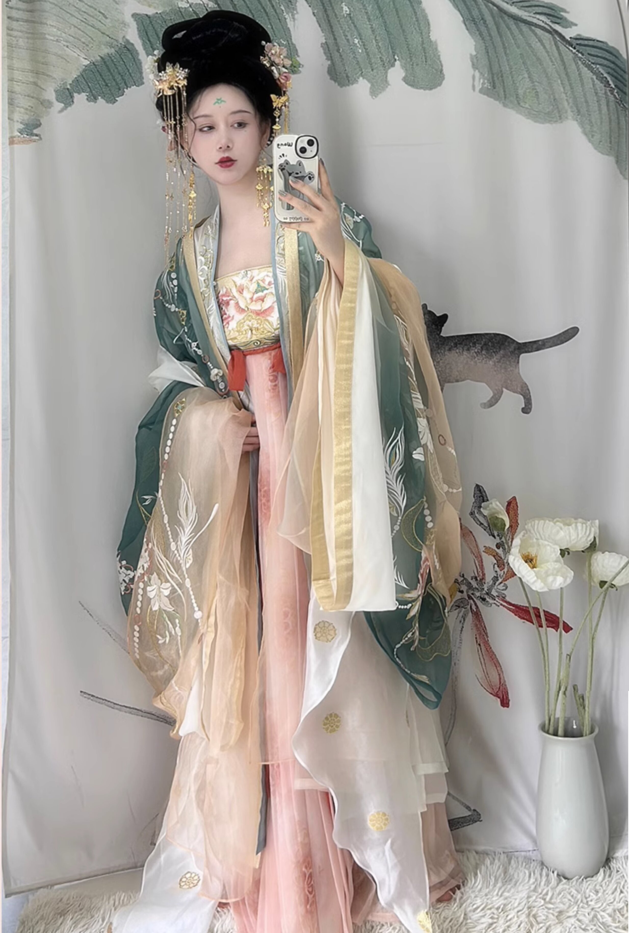 Elegant Long-Sleeve Cheongsam with Ankle-Length Sleeves:A Blend of Tradition and Modern Luxury Elegant Long-Sleeve Cheongsam with Ankle-Length Sleeves:A Blend of Tradition and Modern Luxury
