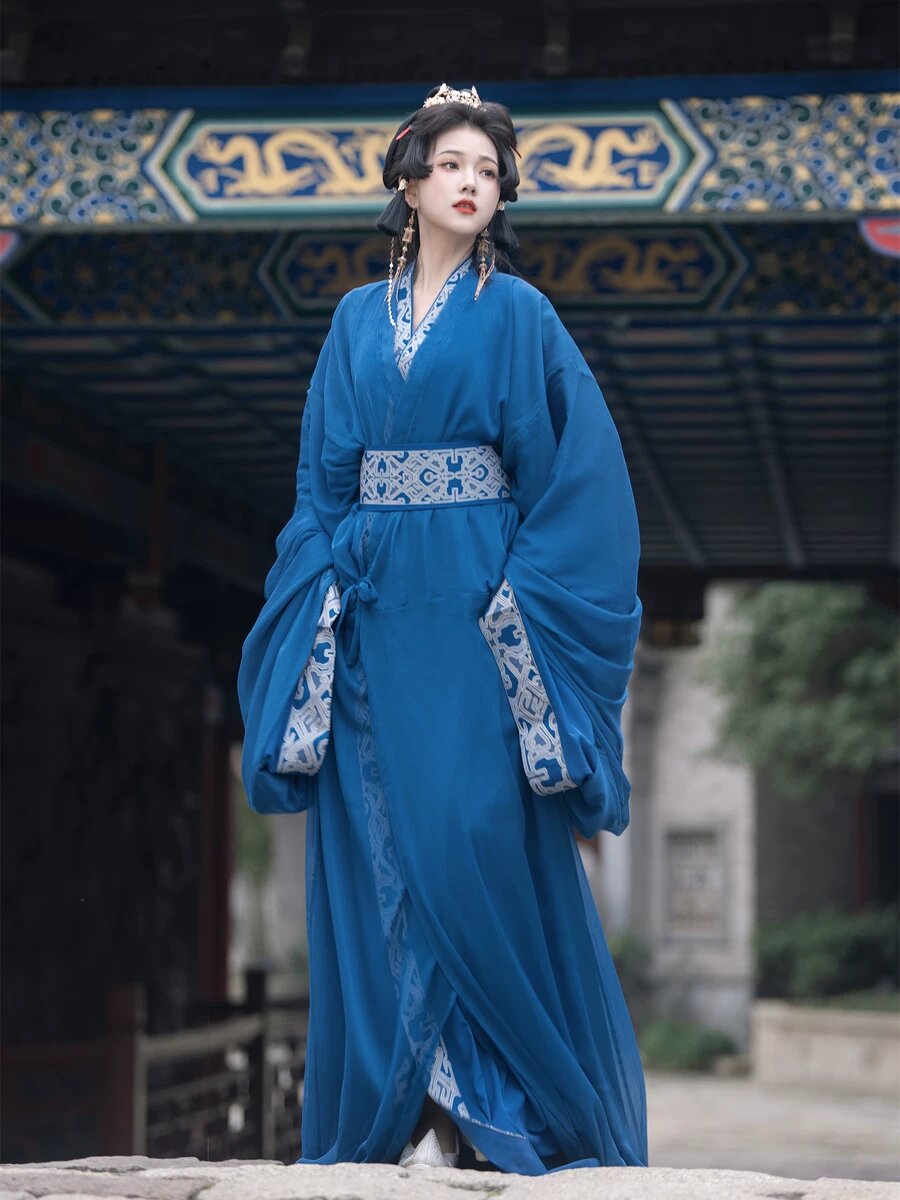 Reinventing Traditional Chinese Style Qipao for Summer Fashion Reinventing Traditional Chinese Style Qipao for Summer Fashion