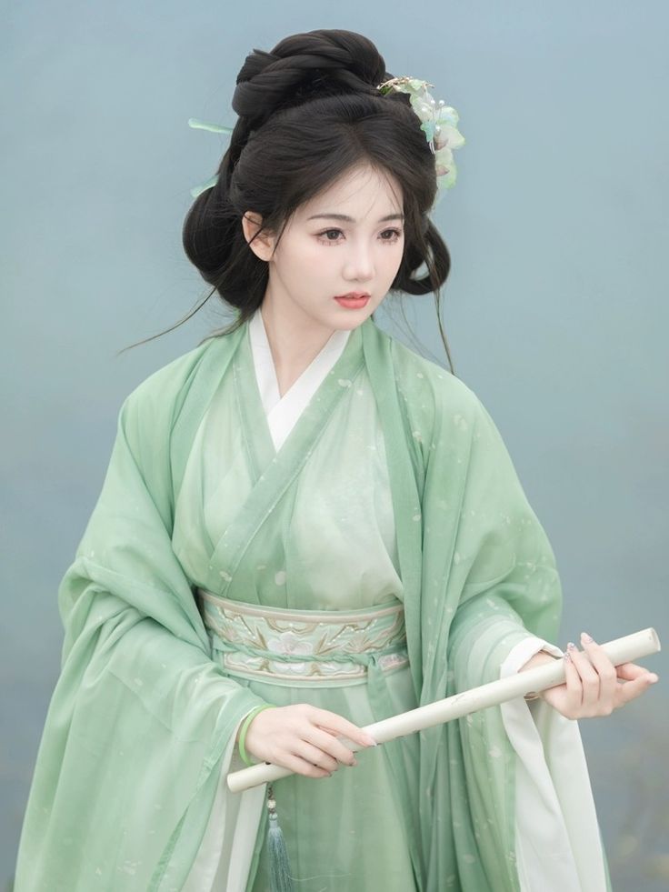 The Childrens Version of Wang Zhaojuns Journey to the Border in Hanfu Fashion