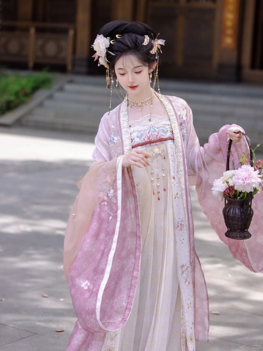 Winter Fashion:The Cheongsam Bag as a Stylish and Functional Handbag Option Winter Fashion:The Cheongsam Bag as a Stylish and Functional Handbag Option