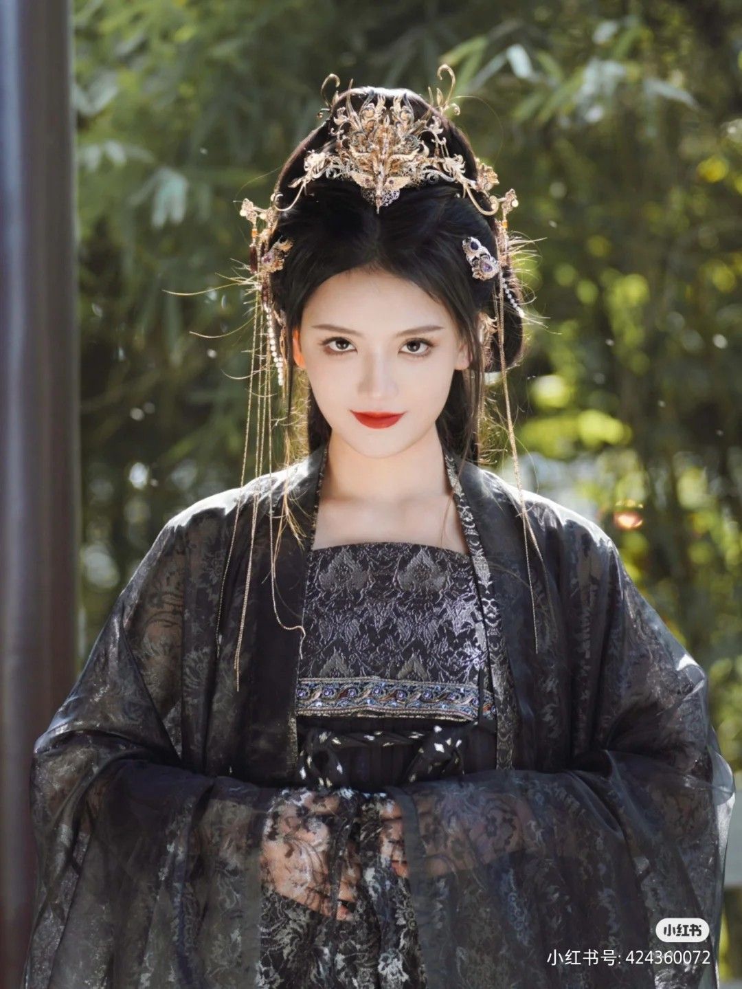 Traditional Chinese-Style Tang Suit Jacket Traditional Chinese-Style Tang Suit Jacket