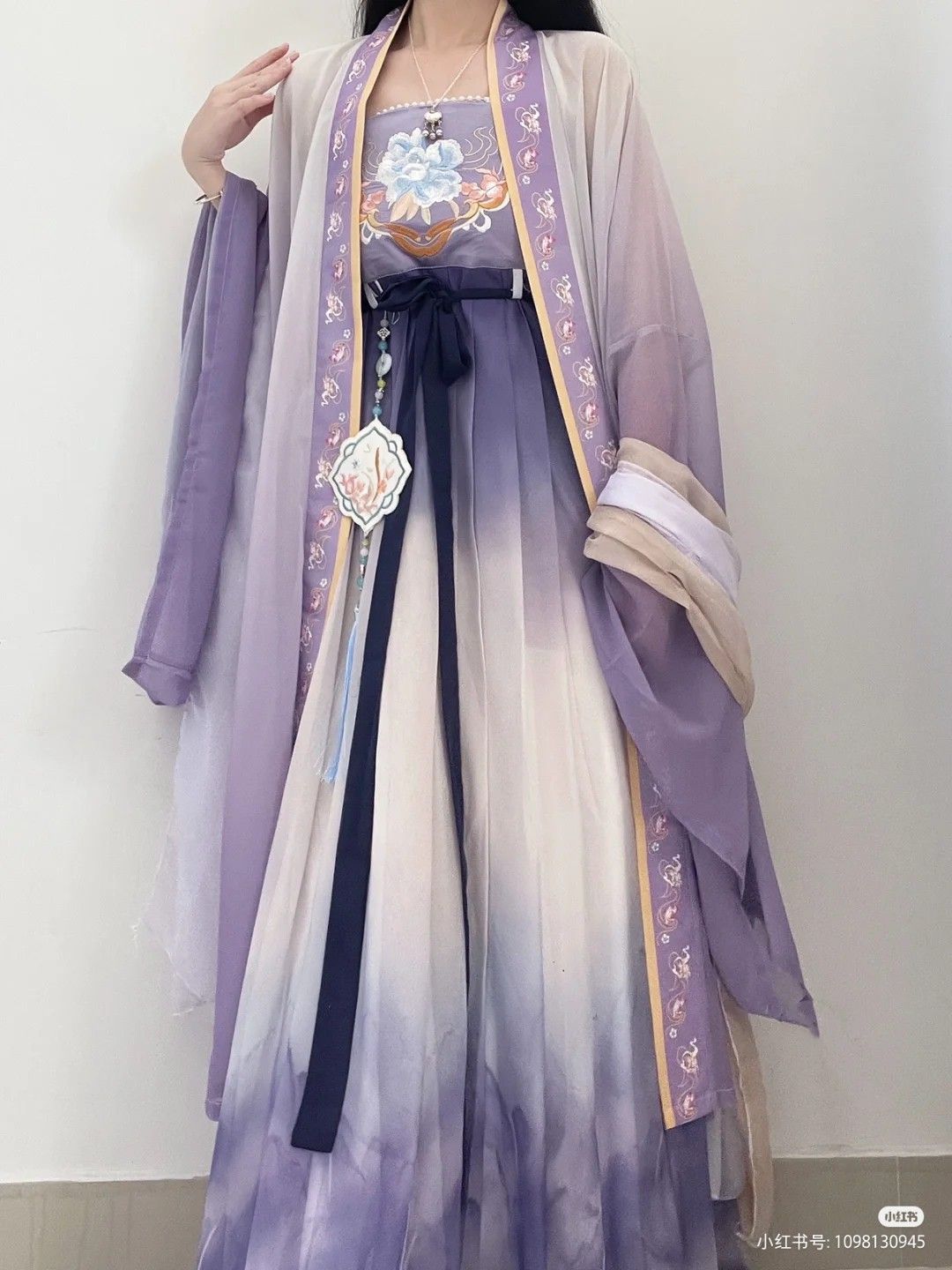 Children in Martial Elegance:The Rise of Hanfu Warrior Kids Children in Martial Elegance:The Rise of Hanfu Warrior Kids