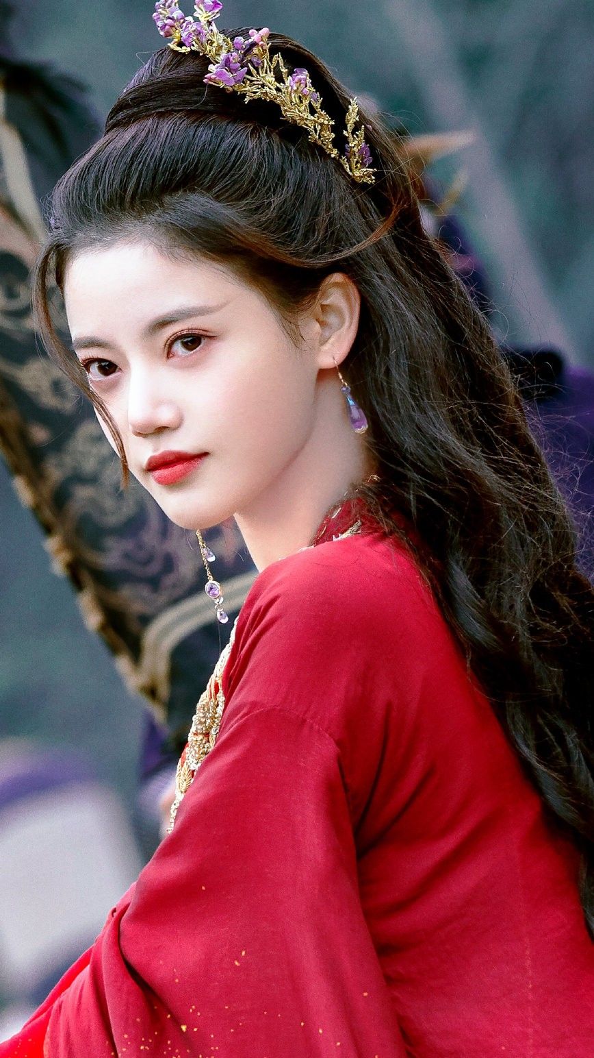 Ancient Charm of the Cheongsam:The Timeless Elegance of Traditional Qipao Craftsmanship Ancient Charm of the Cheongsam:The Timeless Elegance of Traditional Qipao Craftsmanship