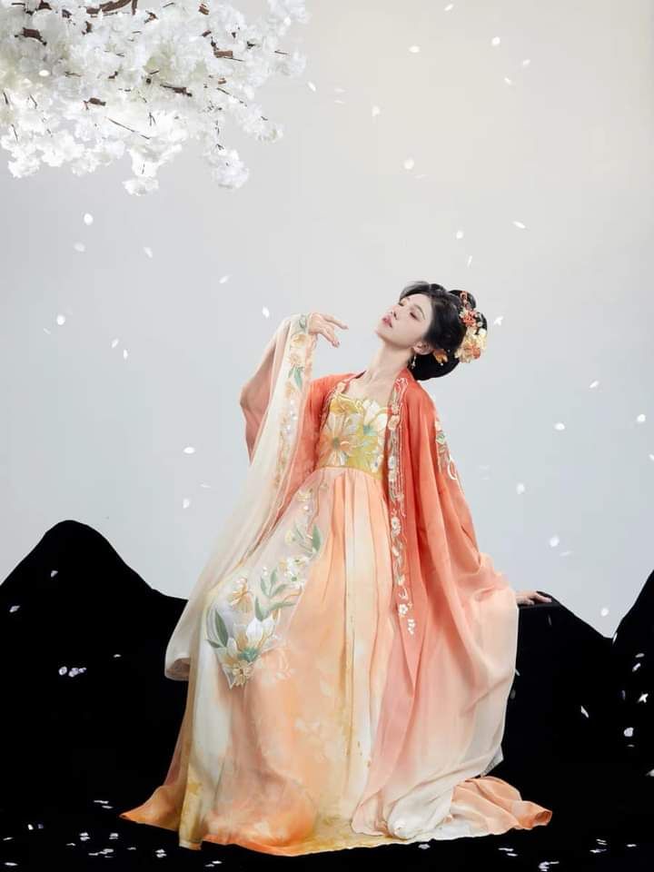 Enhanced Thickness Tang Suit Jacket for Women:A Fashion Statement with Cultural Significance Enhanced Thickness Tang Suit Jacket for Women:A Fashion Statement with Cultural Significance