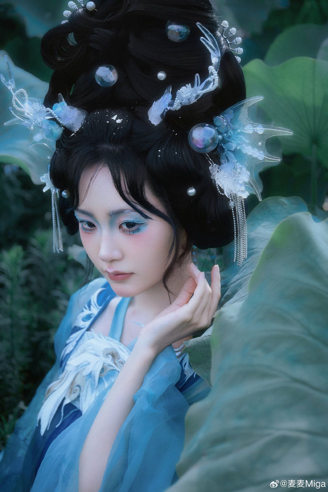 Redesigning Cheongsam for Petite Women:Embracing the Elegance of Traditional Chinese Dress Redesigning Cheongsam for Petite Women:Embracing the Elegance of Traditional Chinese Dress