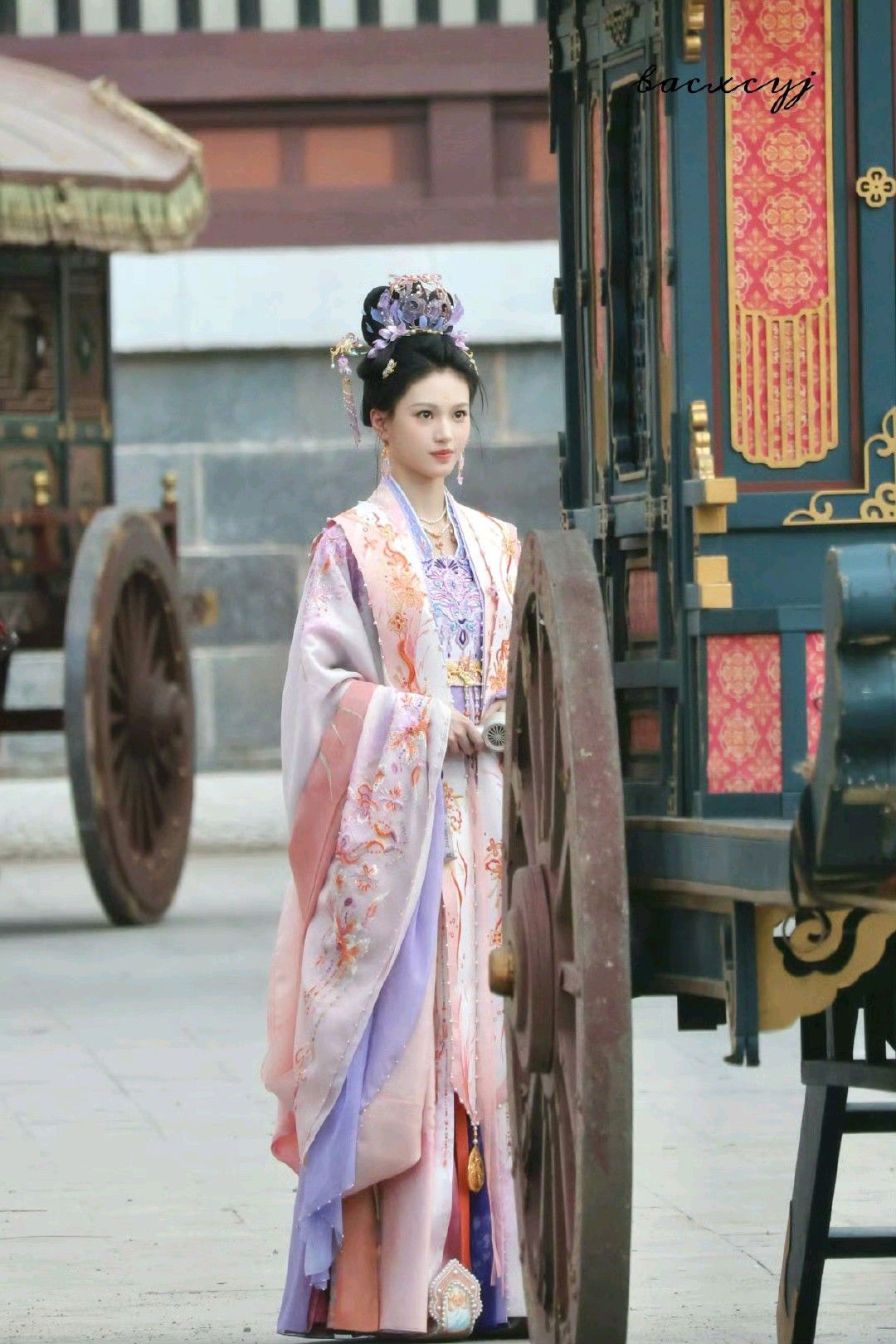 Elegant Qipao Fashion Show:Premium Tailored Gowns and Mermaid Skirt Splendor Elegant Qipao Fashion Show:Premium Tailored Gowns and Mermaid Skirt Splendor