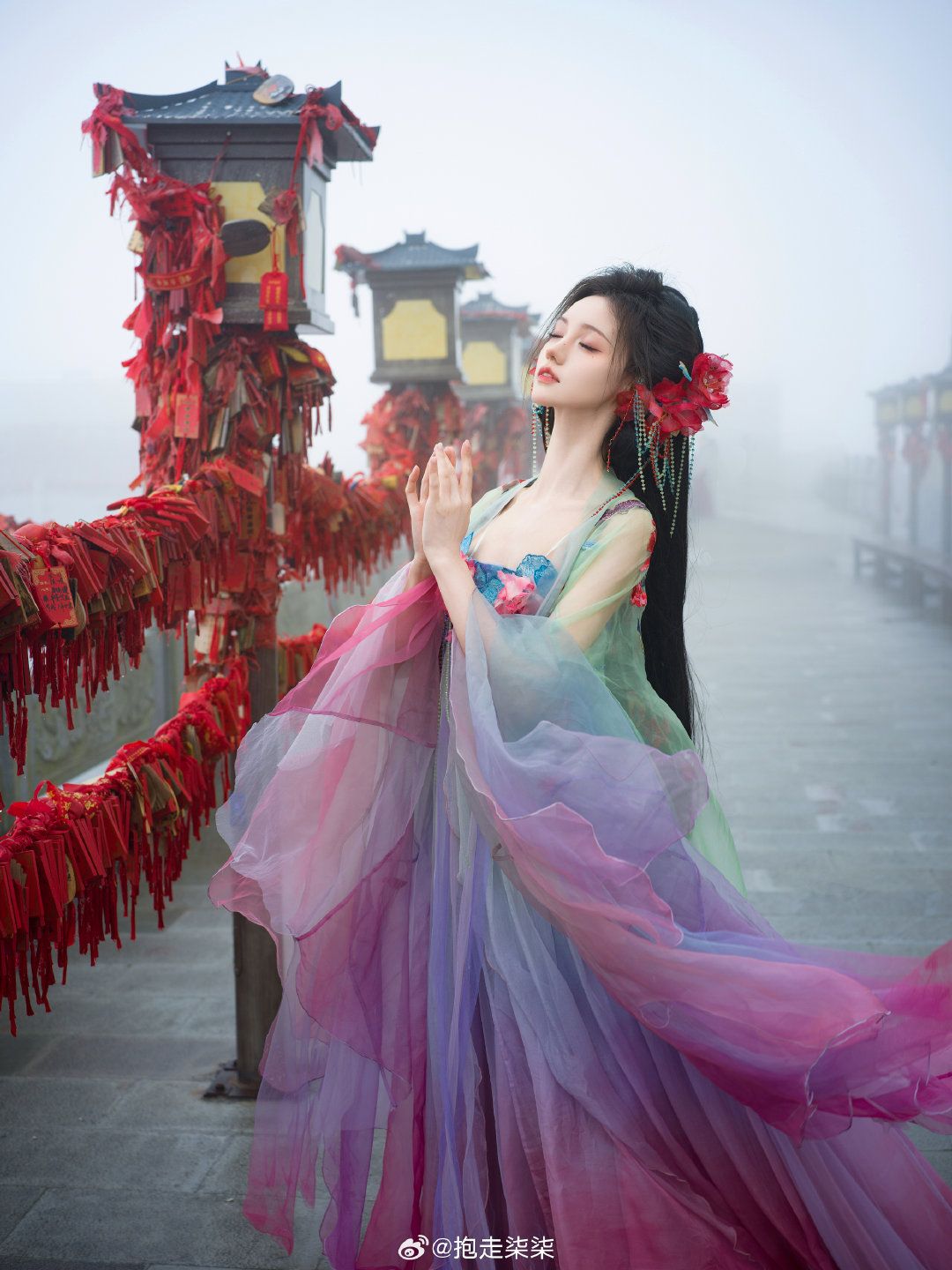 Embracing the Modern Glamour of Personalized Qipao:The New Fashion Statement Embracing the Modern Glamour of Personalized Qipao:The New Fashion Statement