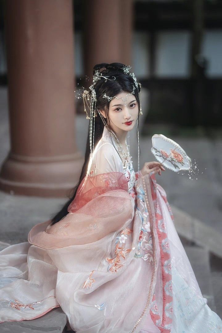 The Elegance of a Miniature Empress in a Cheongsam The Allure of Traditional Chinese Style The Elegance of a Miniature Empress in a Cheongsam The Allure of Traditional Chinese Style