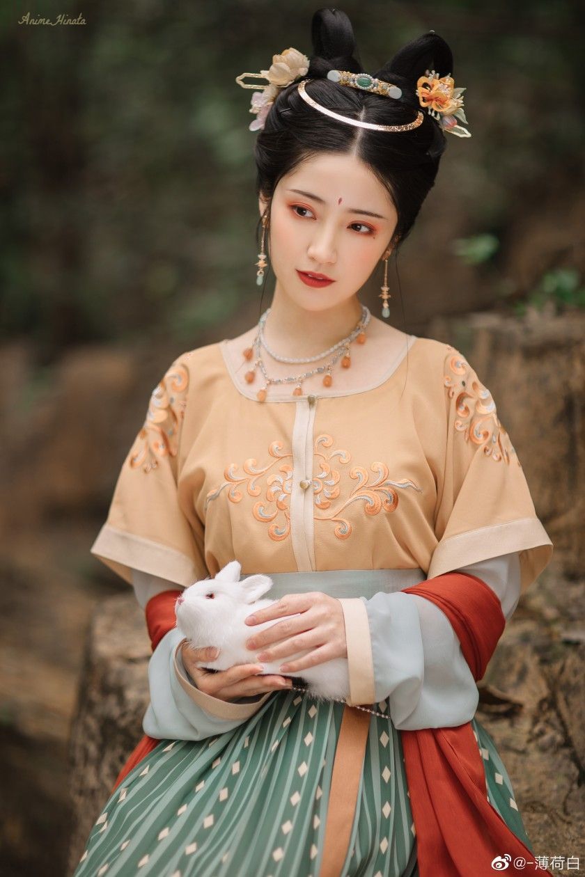 Summer Style with Cheongsam and Outer Layers:A Guide to Traditional Elegance in Warm Weather Summer Style with Cheongsam and Outer Layers:A Guide to Traditional Elegance in Warm Weather