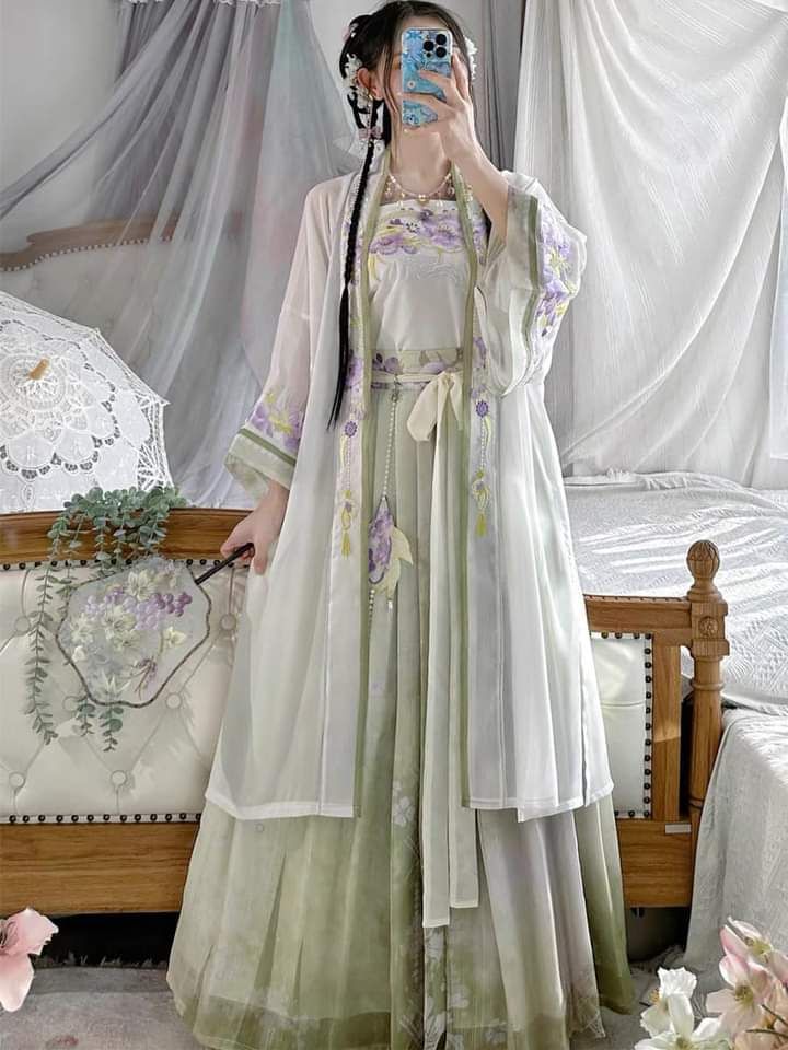 Chinese-Style Hanfu Winterwear for Little Girls:A Blend of Tradition and Warmth Chinese-Style Hanfu Winterwear for Little Girls:A Blend of Tradition and Warmth