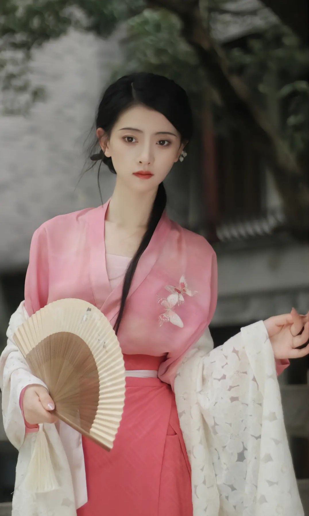 Red Traditional Qipao:Embracing the Essence of Chinese Heritage Red Traditional Qipao:Embracing the Essence of Chinese Heritage