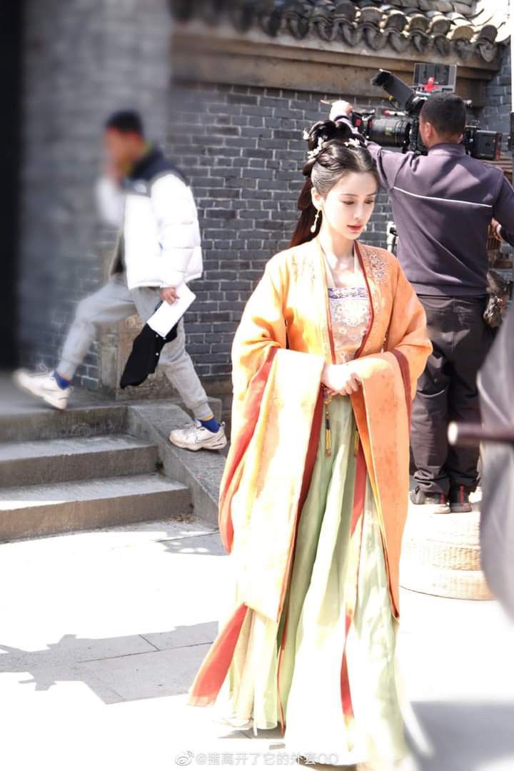 Tang Xian阁 Original Hanfu Kites:A Blend of Tradition and Innovation Tang Xian阁 Original Hanfu Kites:A Blend of Tradition and Innovation