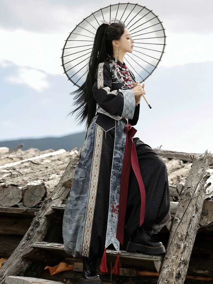 White Dunhuang Flying Apsaras in Traditional Hanfu Attire White Dunhuang Flying Apsaras in Traditional Hanfu Attire