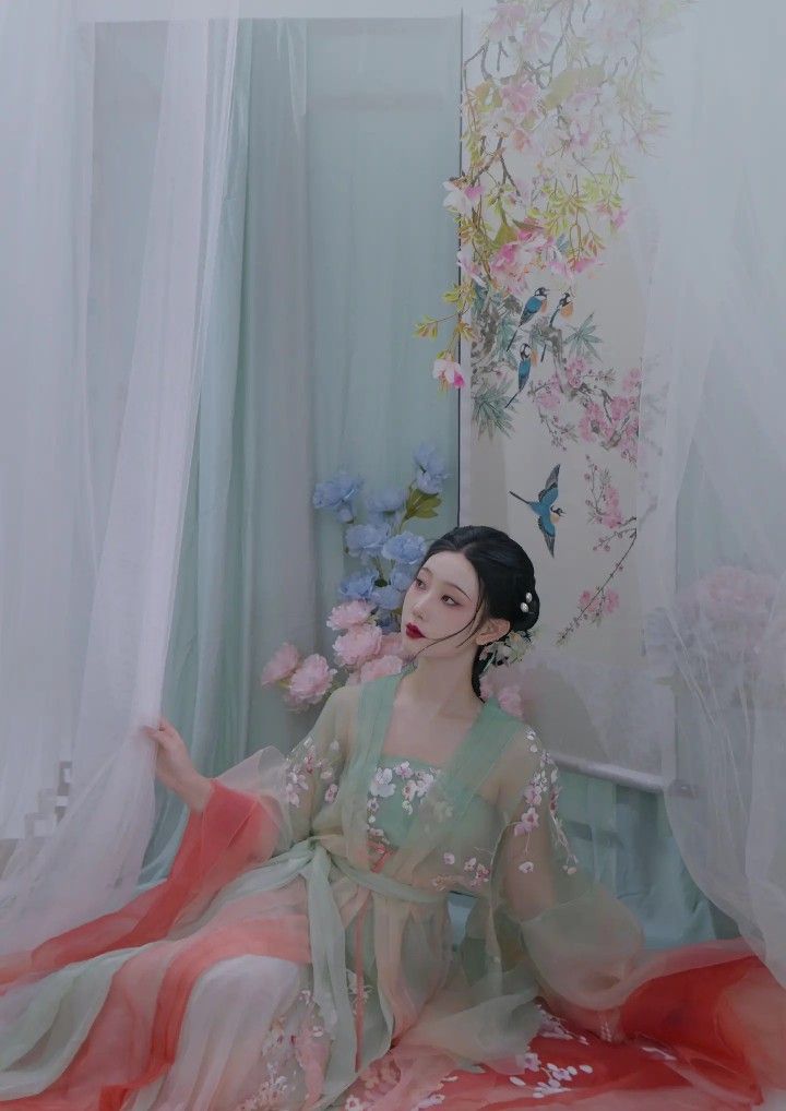 Designing the Elegant Cheongsam Gown:A Journey Through Traditional and Modern Elements Designing the Elegant Cheongsam Gown:A Journey Through Traditional and Modern Elements