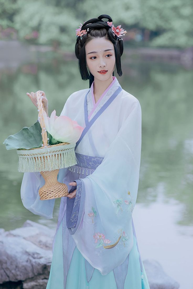 The Inner上衣 of the Horseface Skirt:A Closer Look into its Design and Cultural Significance The Inner上衣 of the Horseface Skirt:A Closer Look into its Design and Cultural Significance