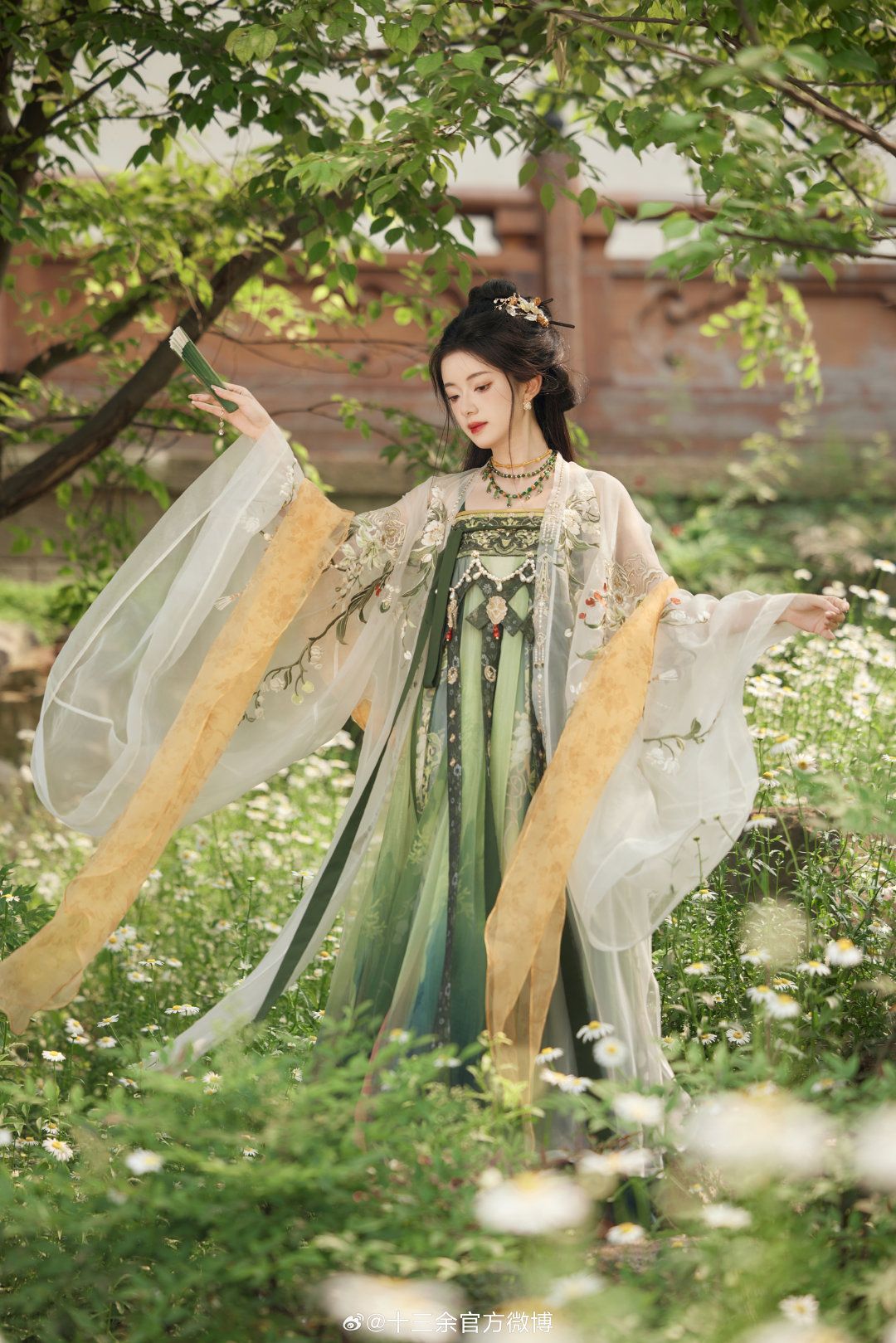 Modernizing the Cheongsam Dress for Little Girls:The Evolution of Traditional Elegance Modernizing the Cheongsam Dress for Little Girls:The Evolution of Traditional Elegance