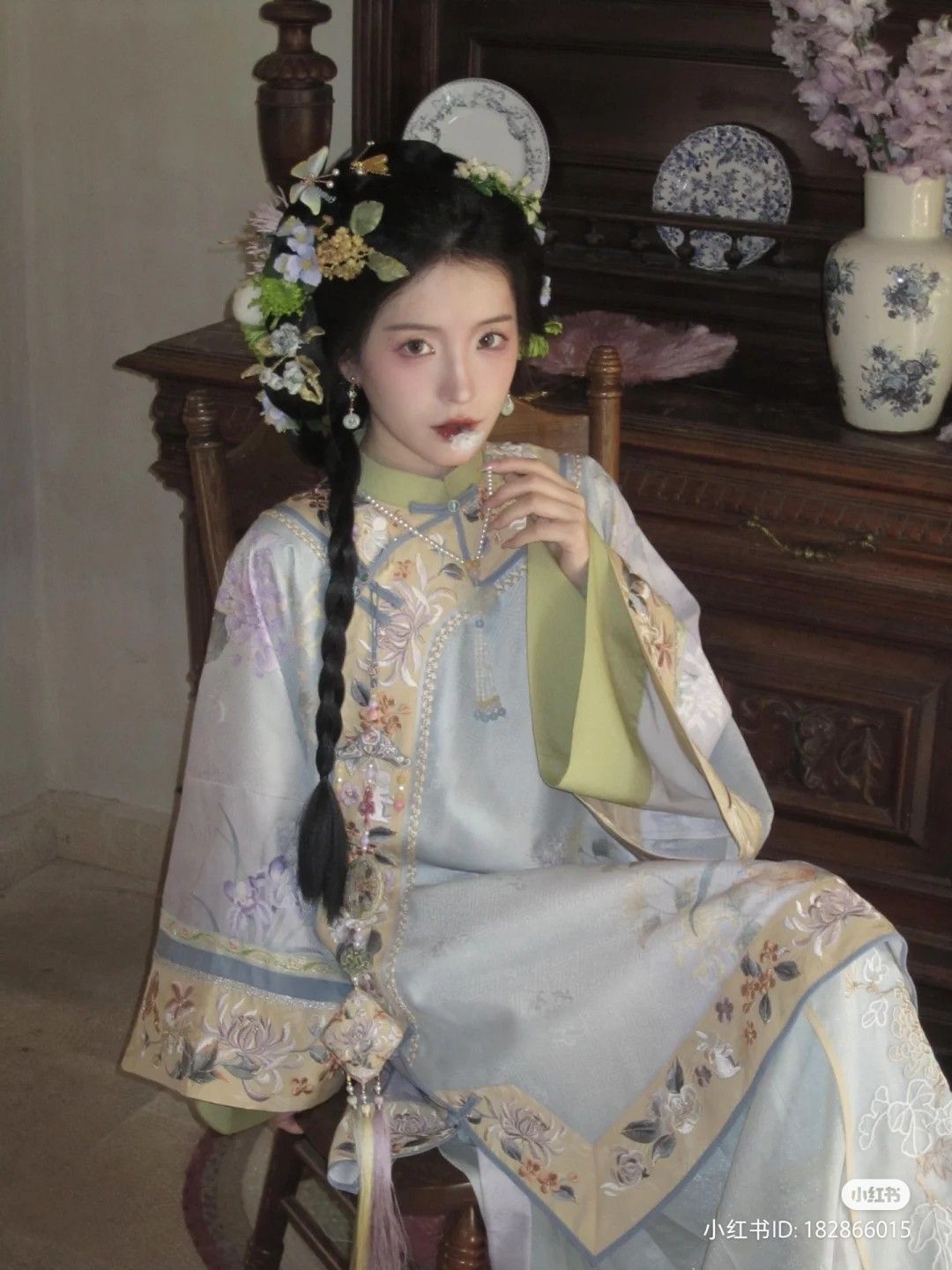 The Elegance of Womens Tang Suit Vests:A Blend of Traditional and Modern Fashion The Elegance of Womens Tang Suit Vests:A Blend of Traditional and Modern Fashion