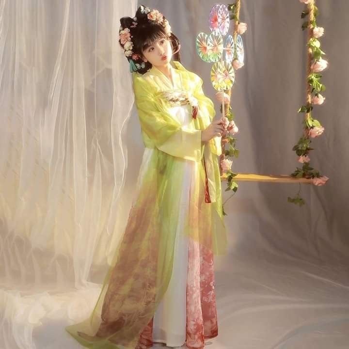 Dragon Year Celebration:A Girl in Hanfu Cheongsam for Winters Traditional New Years Greeting Dragon Year Celebration:A Girl in Hanfu Cheongsam for Winters Traditional New Years Greeting