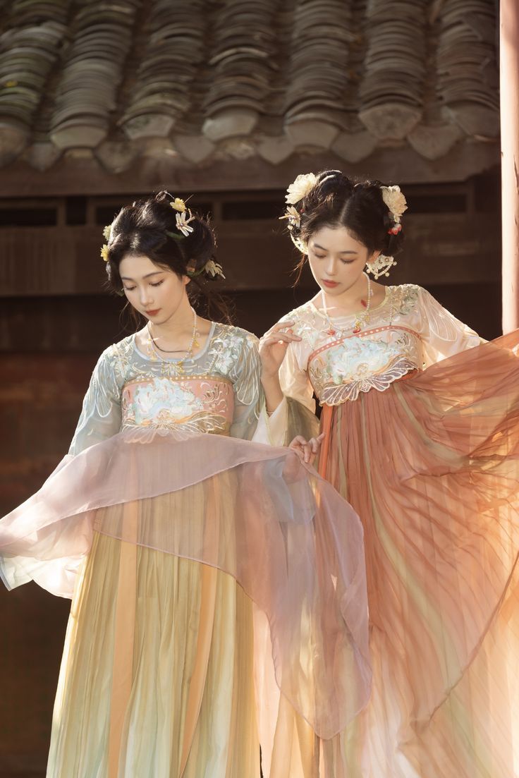 Encountering the Divine Deer:A Journey into the World of Yao Ethnic Hanfu Encountering the Divine Deer:A Journey into the World of Yao Ethnic Hanfu