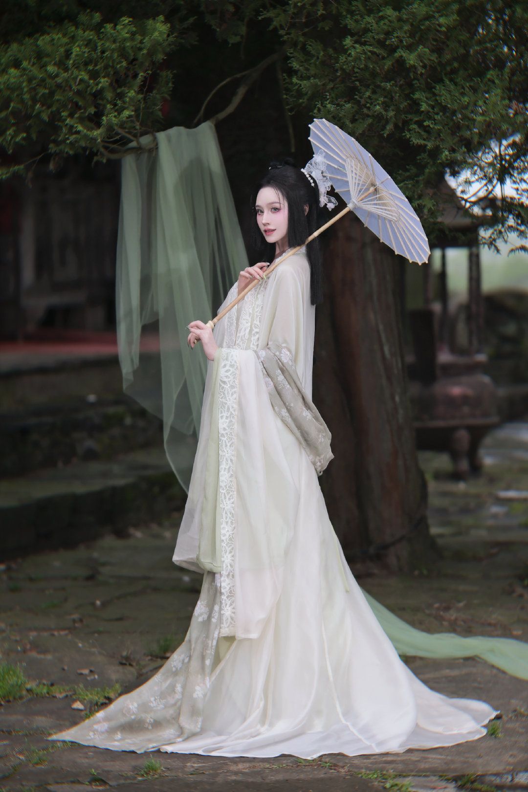 Little Girls’Love for Traditional Hanfu Hair Accessories