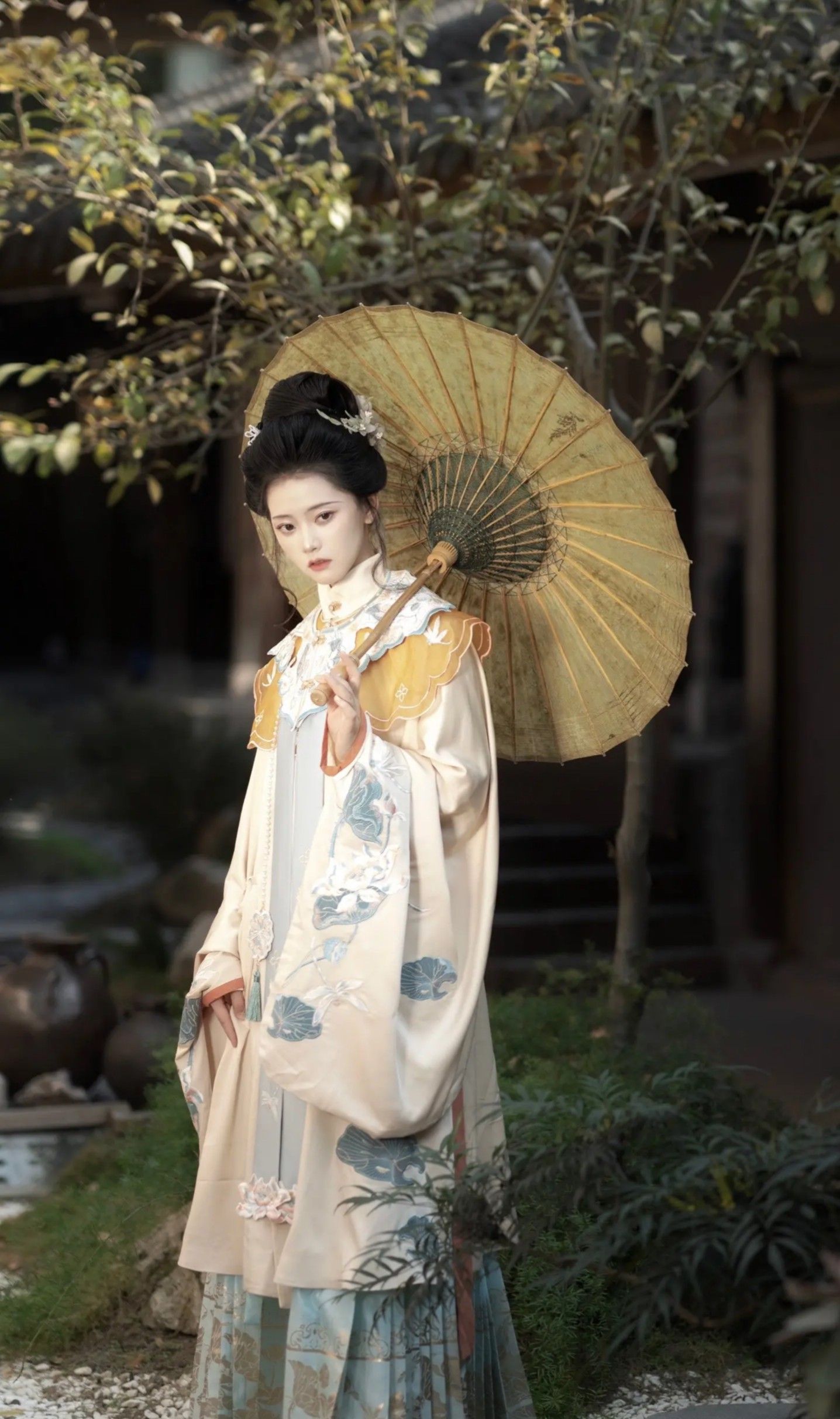 The Rise of Neo-Chinese Style:Black Horseface Skirt and Shirt Combination The Rise of Neo-Chinese Style:Black Horseface Skirt and Shirt Combination