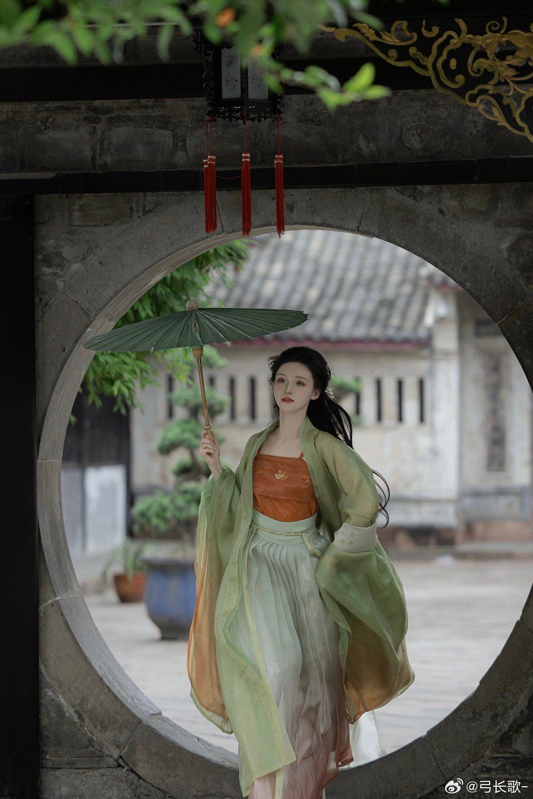 Reimagining the Song Dynasty Hanfu:Modern Refinement of Traditional Elegance Reimagining the Song Dynasty Hanfu:Modern Refinement of Traditional Elegance