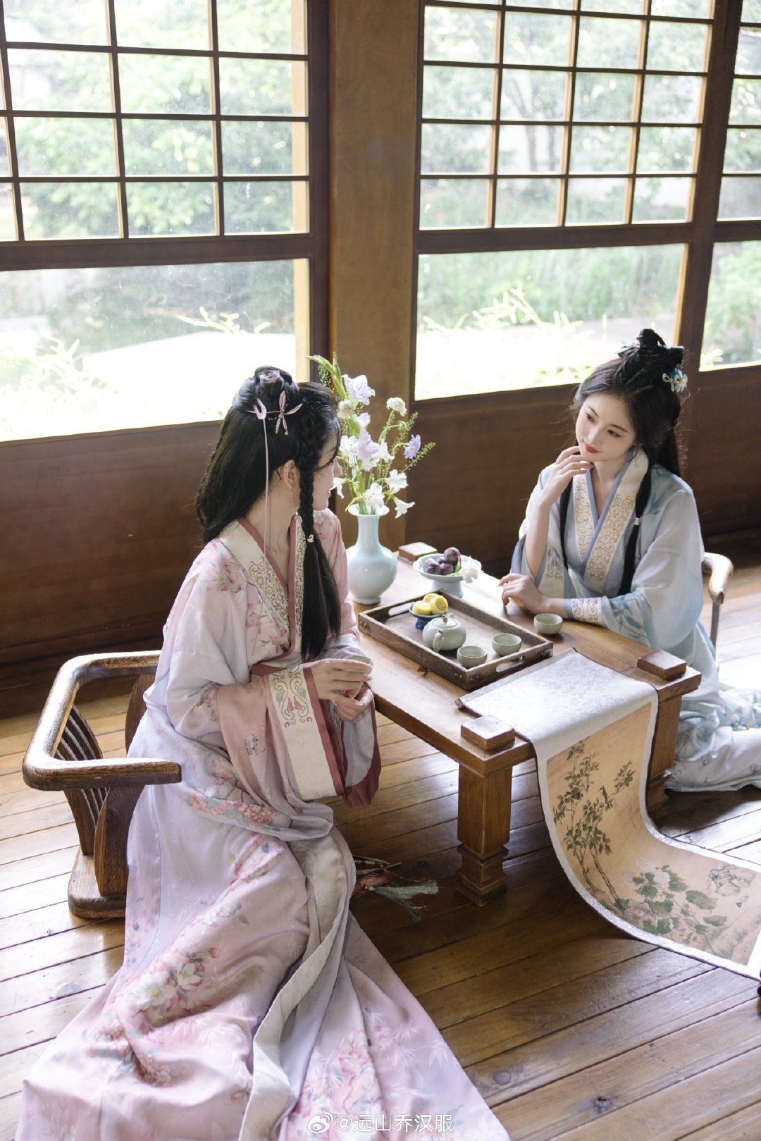 Modernizing the Cheongsam:A Youthful,Elegant Look for Young Girls of a Petite Stature Modernizing the Cheongsam:A Youthful,Elegant Look for Young Girls of a Petite Stature