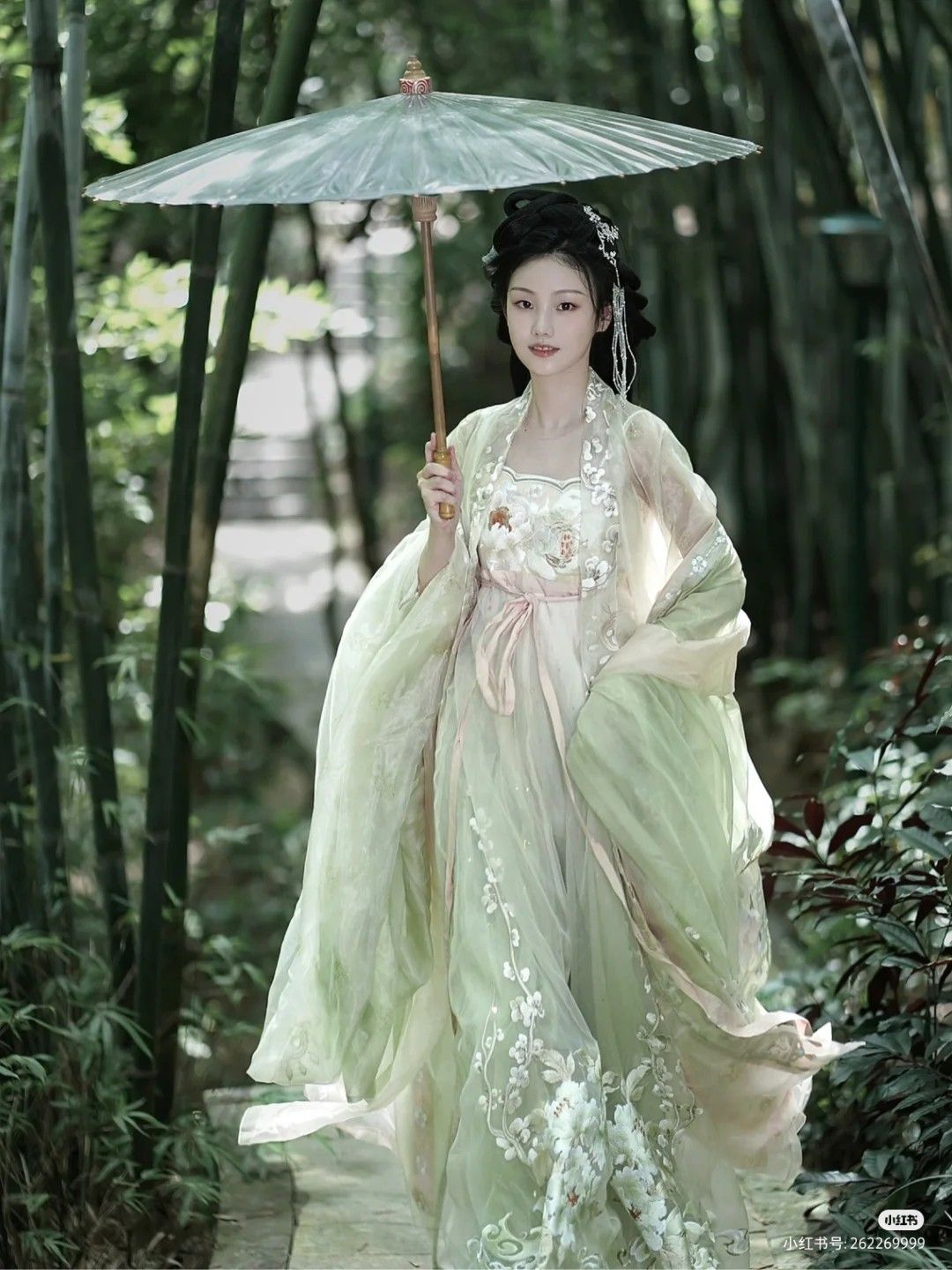 The Rise of the Stylish High-Waisted Cheongsam Dress The Rise of the Stylish High-Waisted Cheongsam Dress