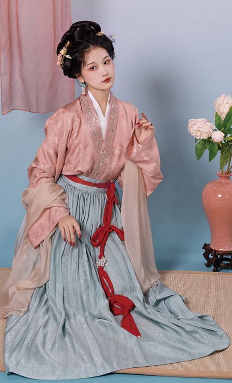 Embracing Tradition:The New and Improved Cheongsam Two-Piece Set Embracing Tradition:The New and Improved Cheongsam Two-Piece Set
