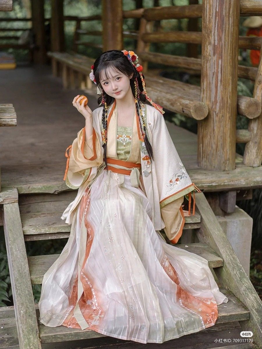 Cheongsam Women:Embracing the New Chinese Style in Summer Cheongsam Women:Embracing the New Chinese Style in Summer