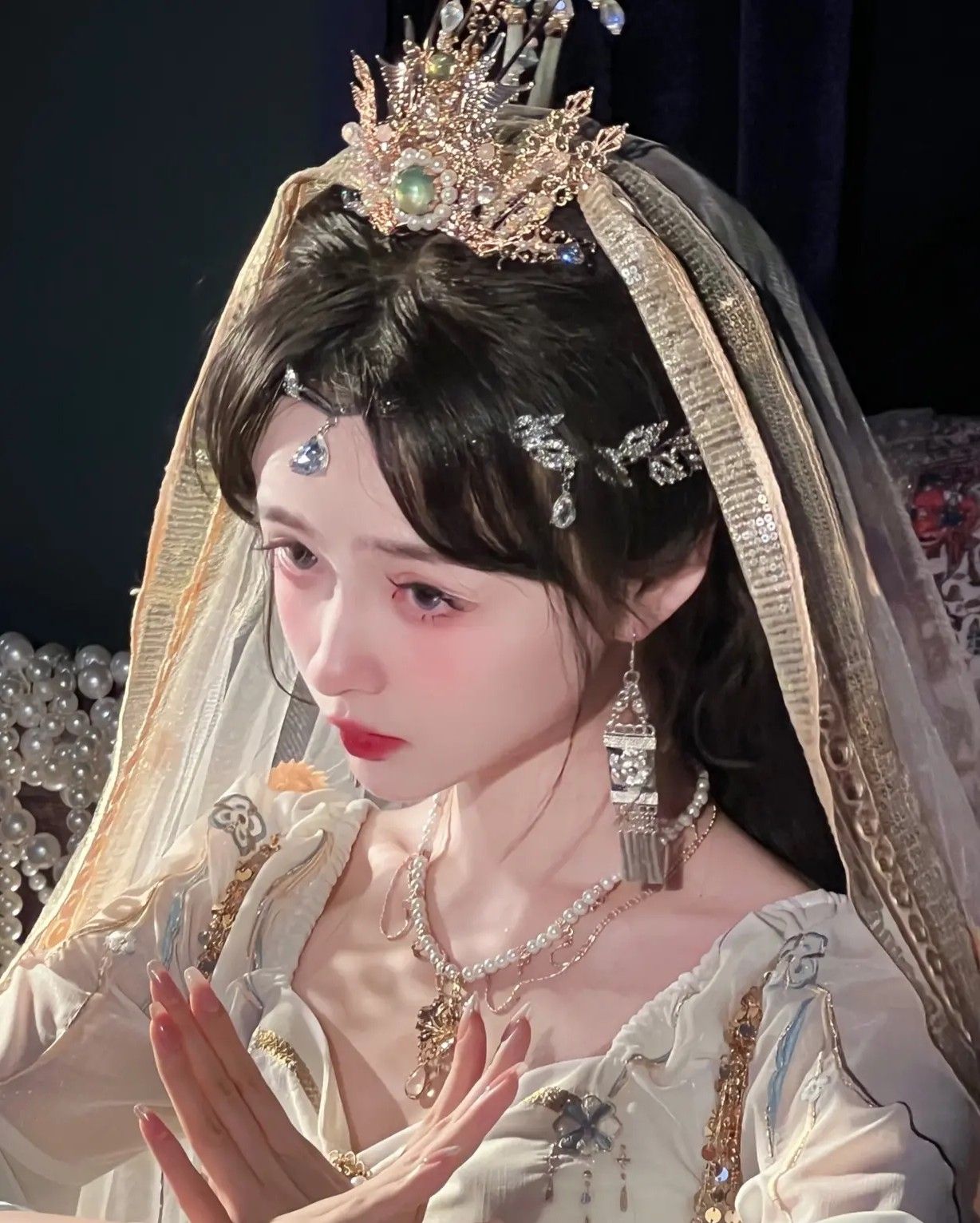 The Story of Asi and Xiaolingdang in Traditional Hanfu Fashion The Story of Asi and Xiaolingdang in Traditional Hanfu Fashion