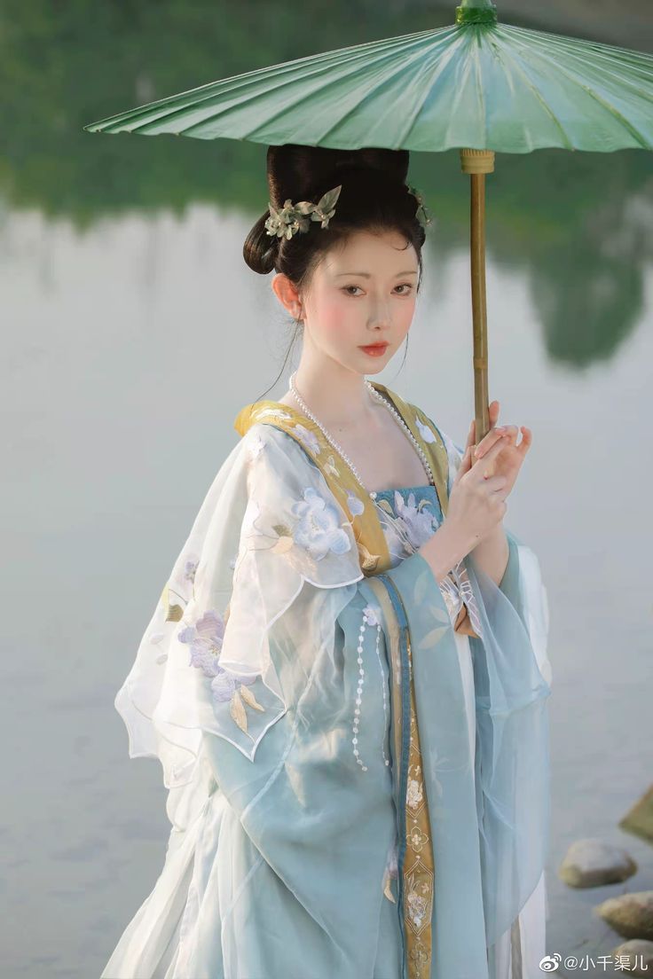 Traditional Elegance in Girls Cheongsam:A Closer Look at the Cultural Icon Traditional Elegance in Girls Cheongsam:A Closer Look at the Cultural Icon